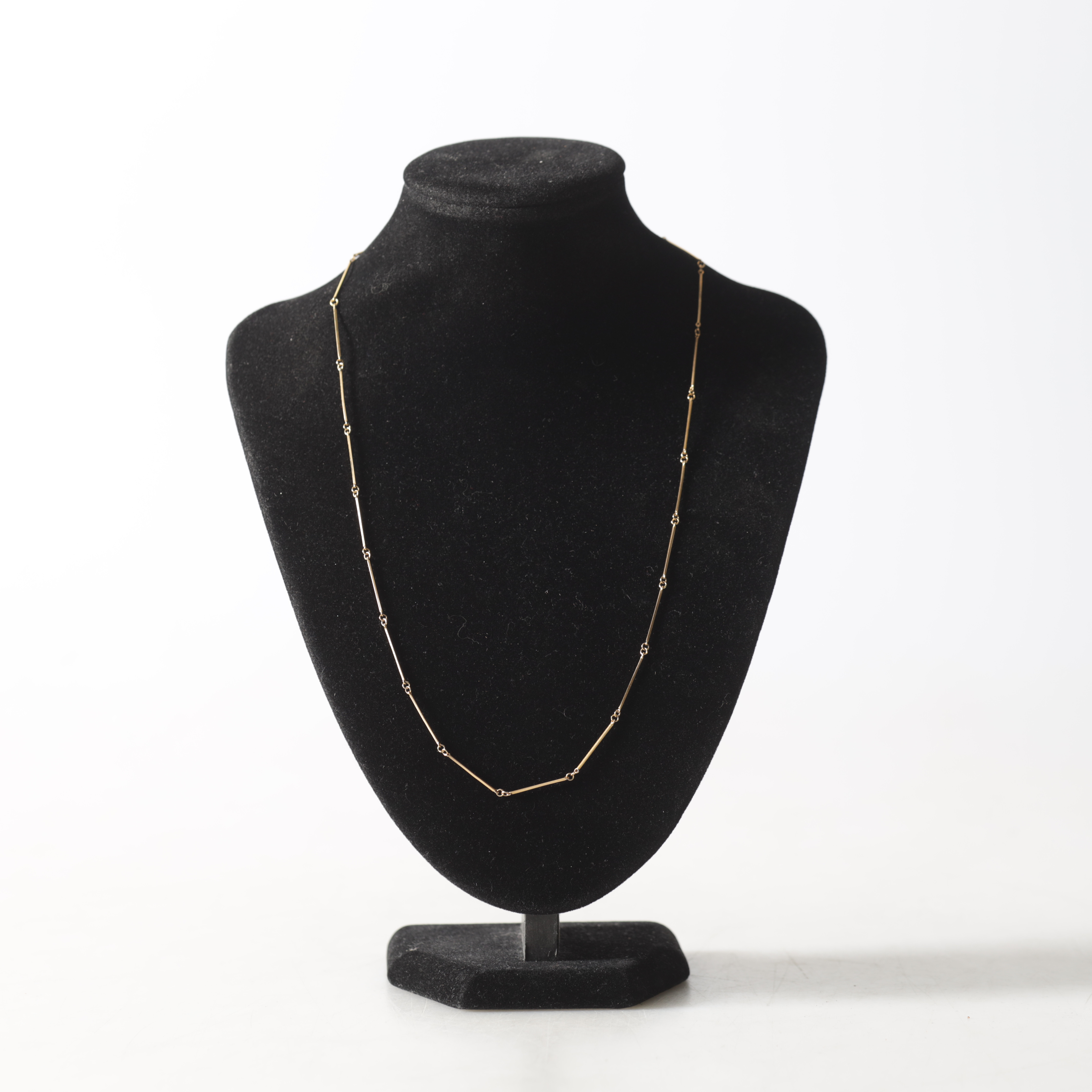 COLLIER, 18K guld, stavlänk. Totalvikt ca 4,3 gram.