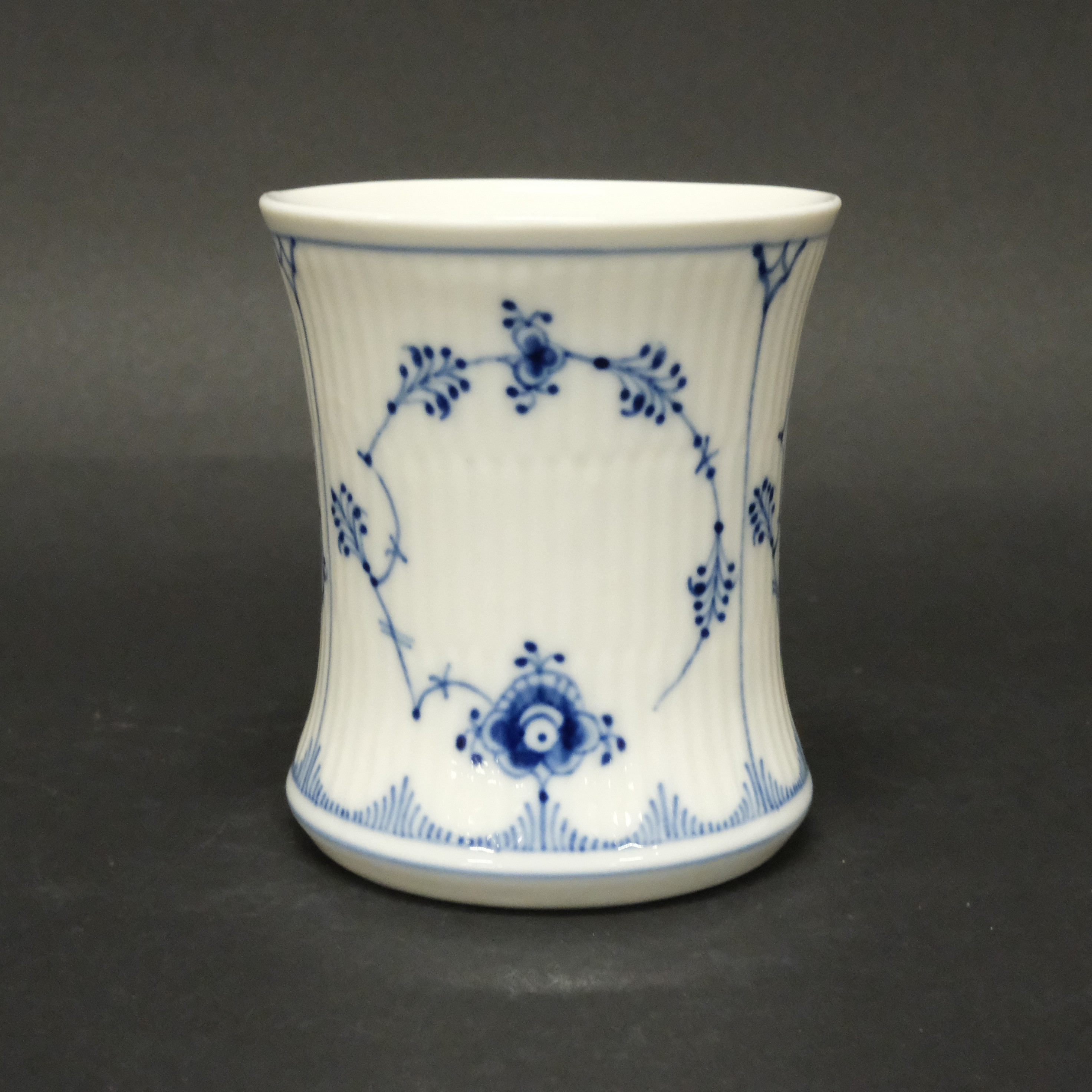 ROYAL COPENHAGEN. VAS. MUSSELMALET.