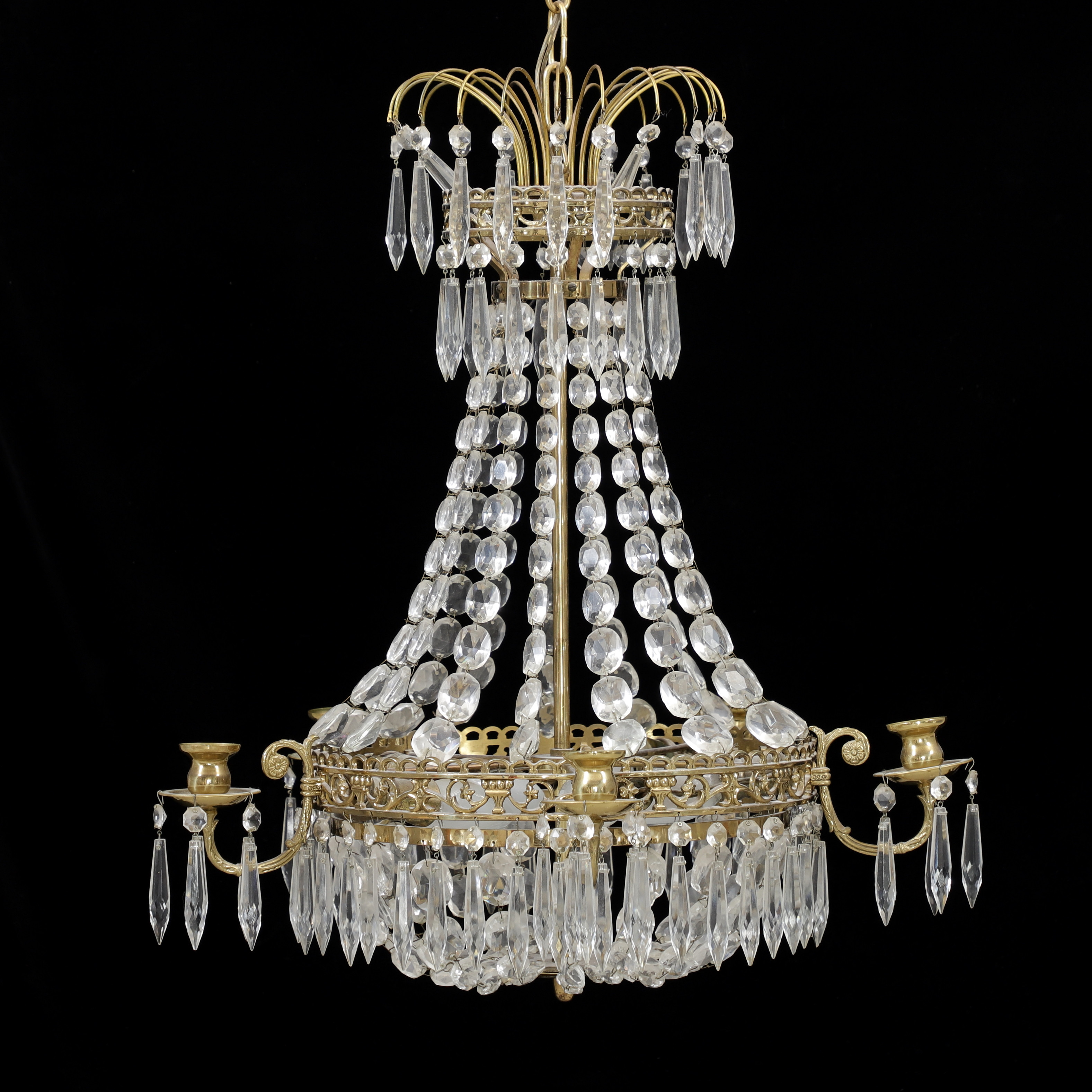 LJUSKRONA, mässing/prismor, empirstil, höjd 55 cm.