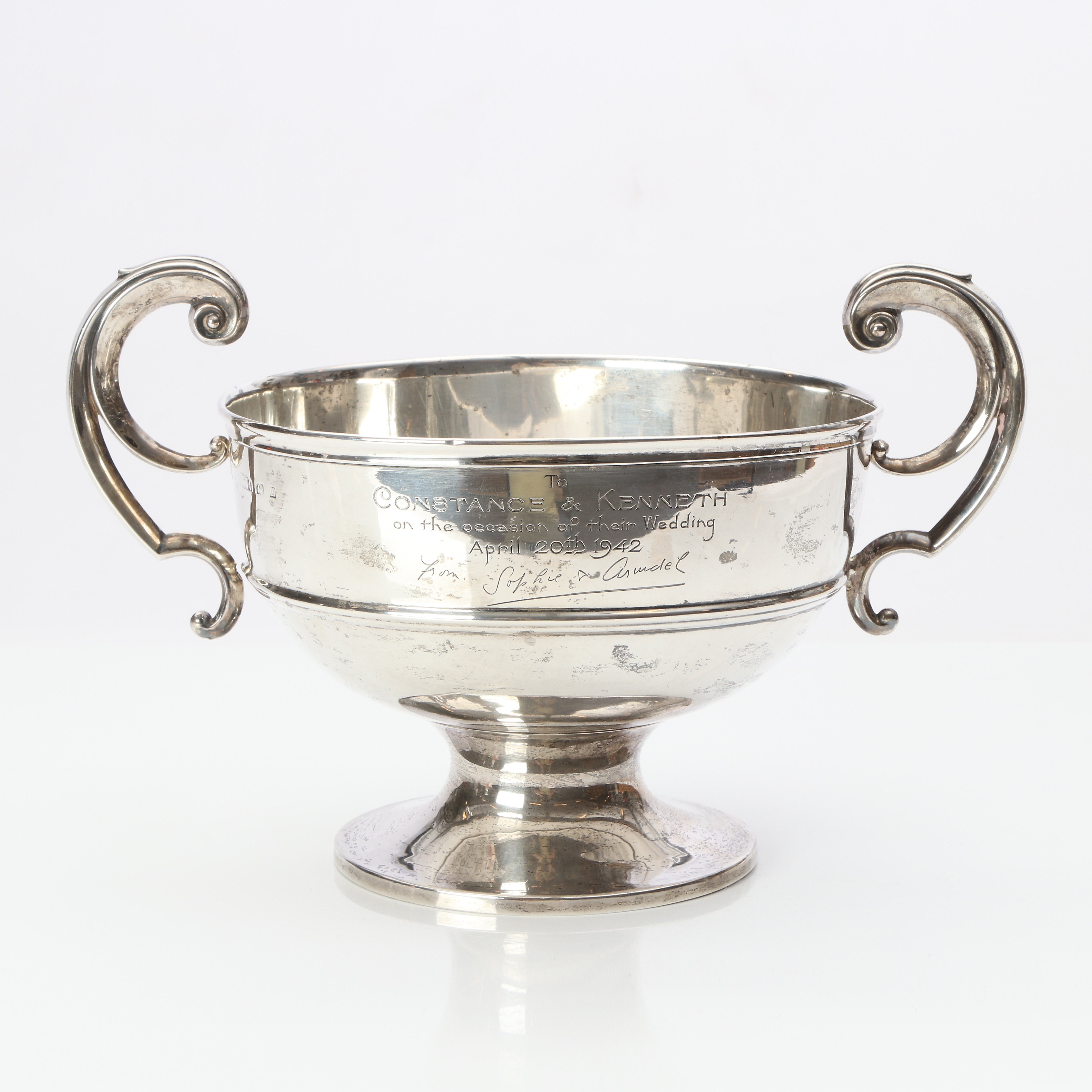 VANDRINGSPOKAL. Silver. England, Birmingham, 1920-tal, otydliga mästarstämplar. Vikt ca 785 gram.