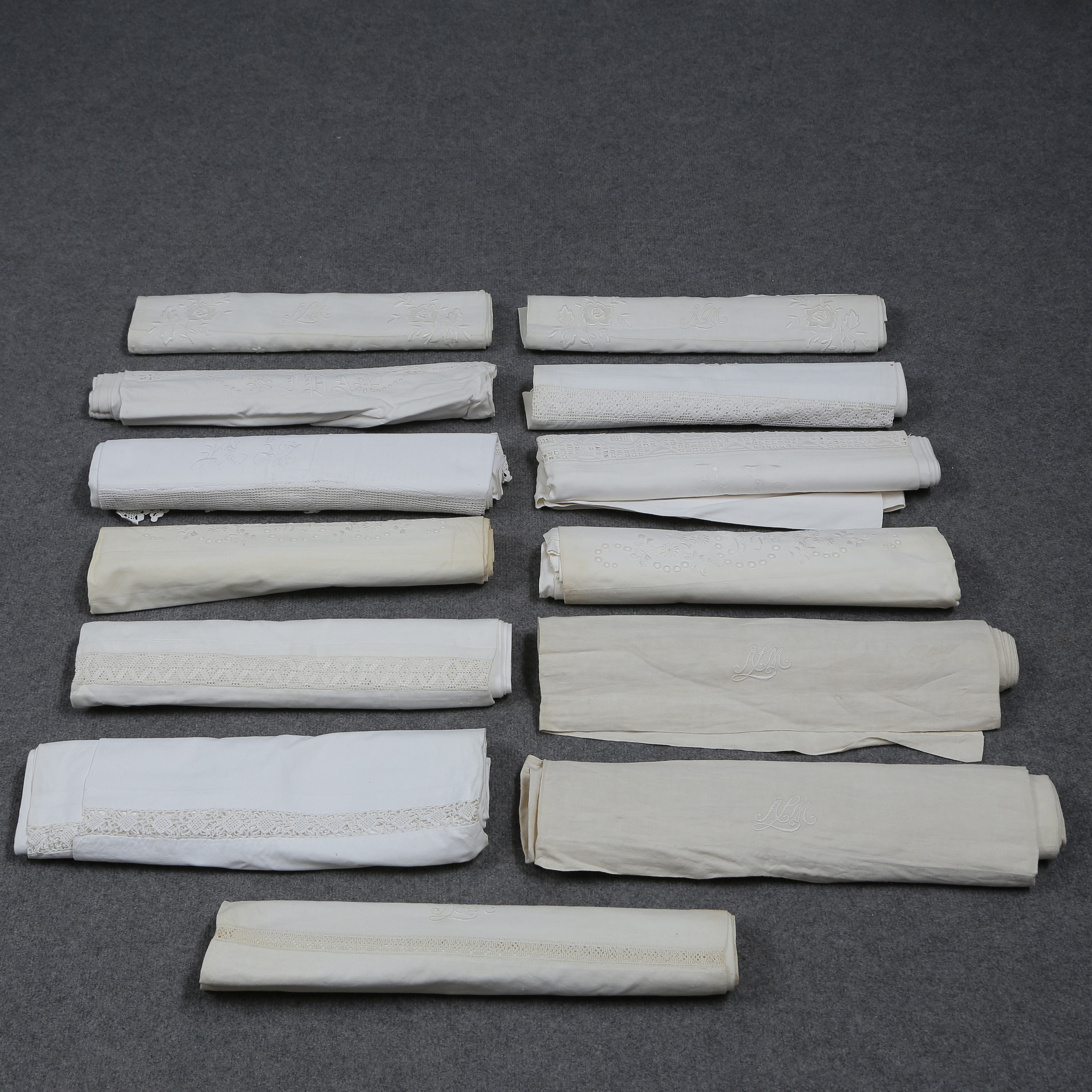 SAMLING PÅSLAKAN I LINNE, 1900-TAL.