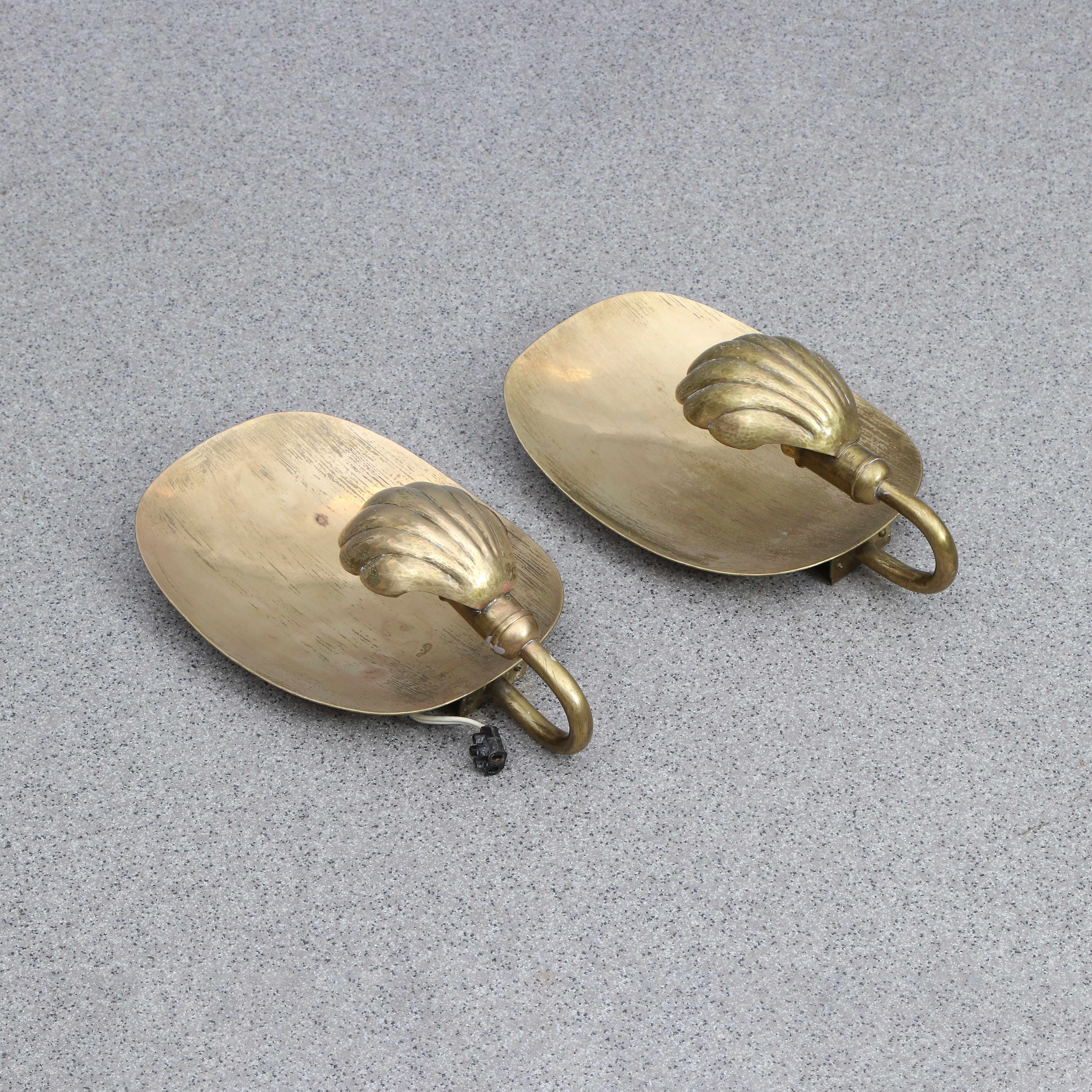 LARS HOLMSTRÖM, VÄGGLAMPETTER, ETT PAR. Mässing. Arvika, 1900-tal.