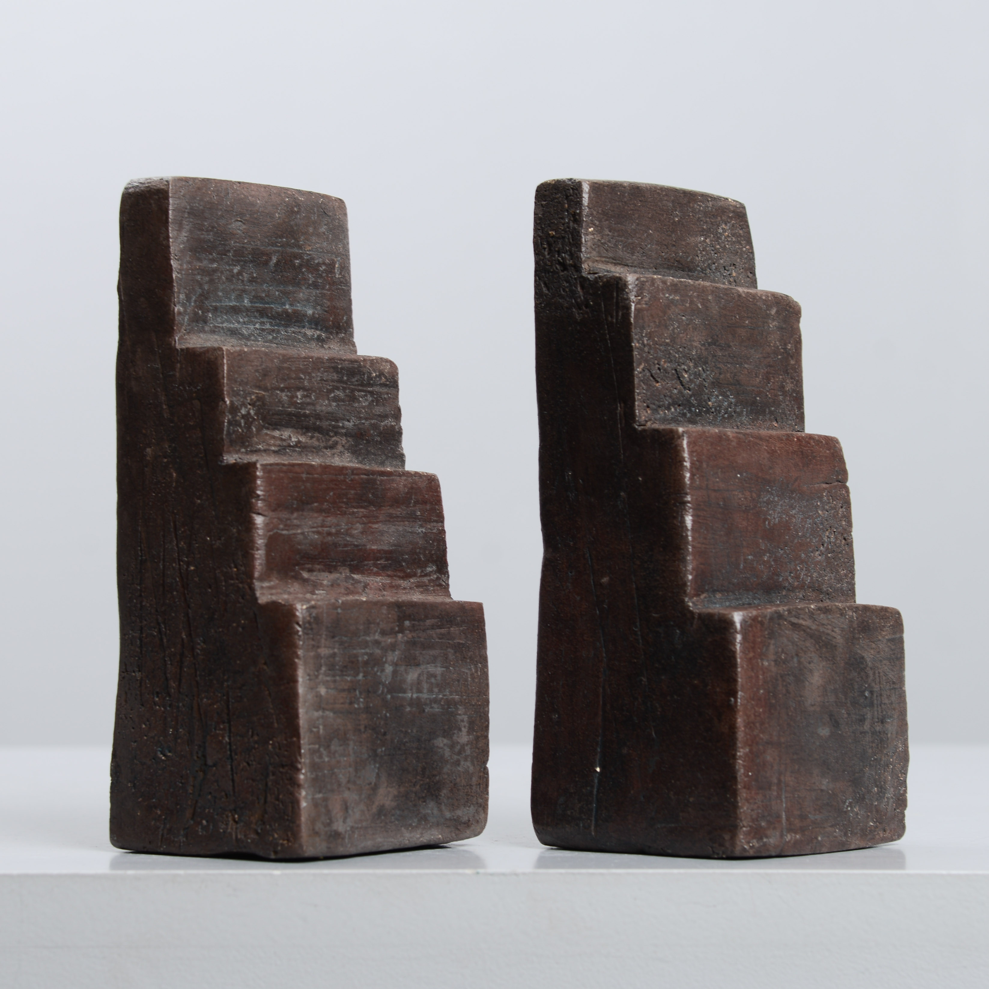 BOKSTÖD, ett par, konstmassa.