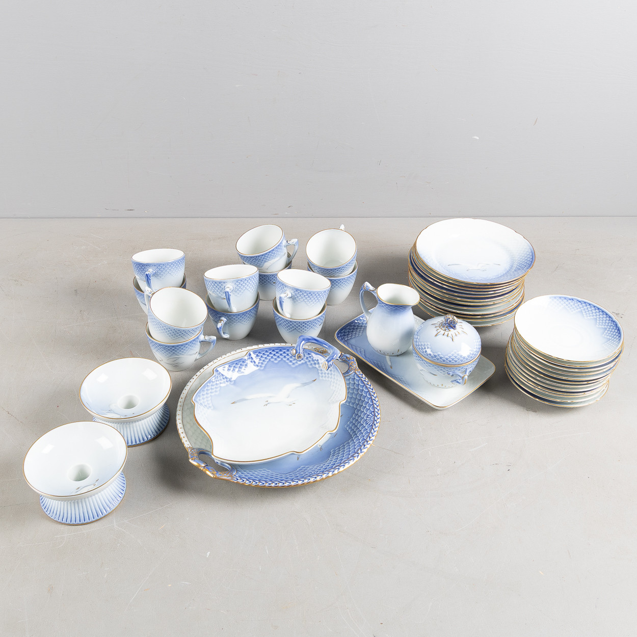 KAFFESERVIS "Måsen", 43 delar, Bing & Gröndahl, porslin, 1:a & II:a sortering.