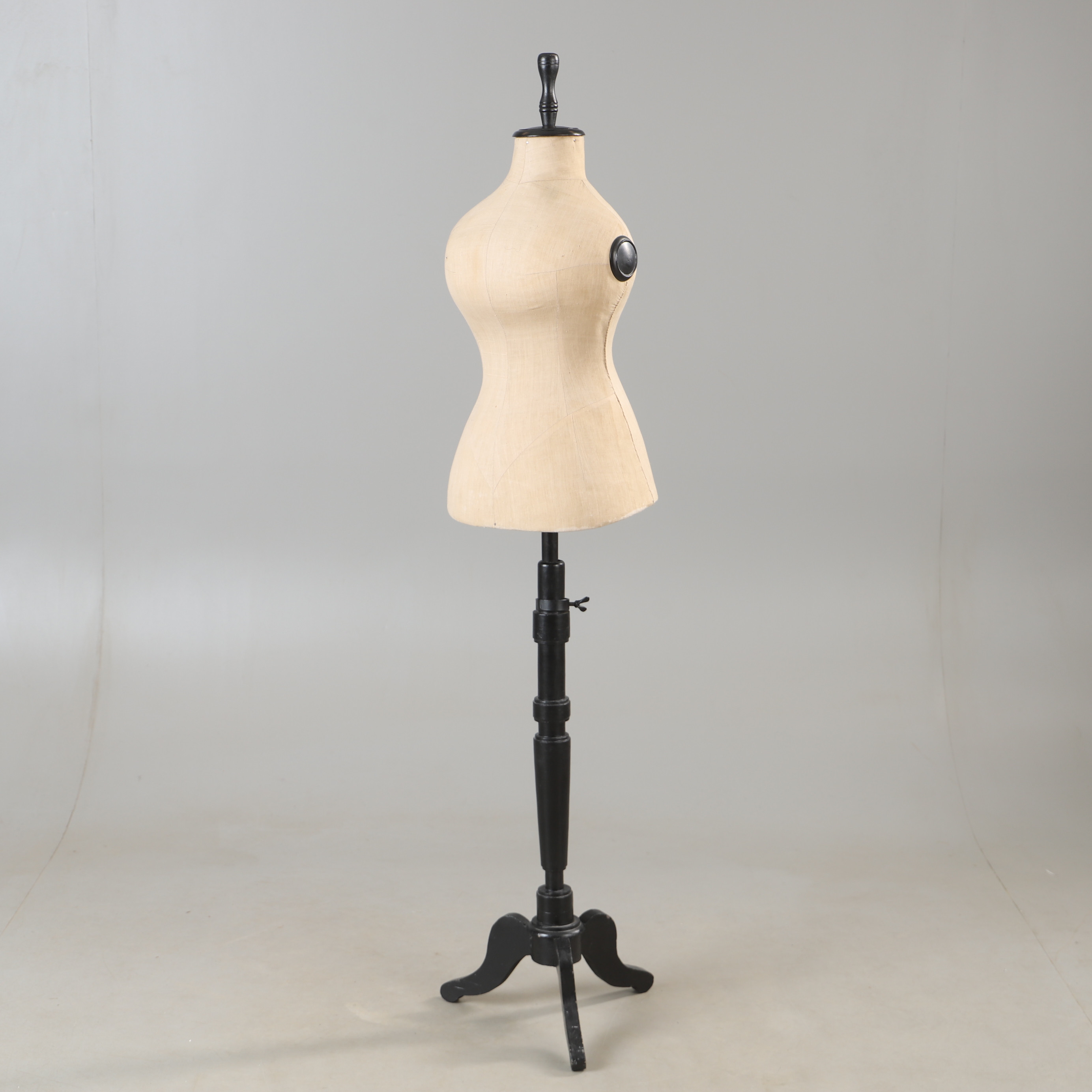 PROVDOCKA, trä och textil, 2000-tal.