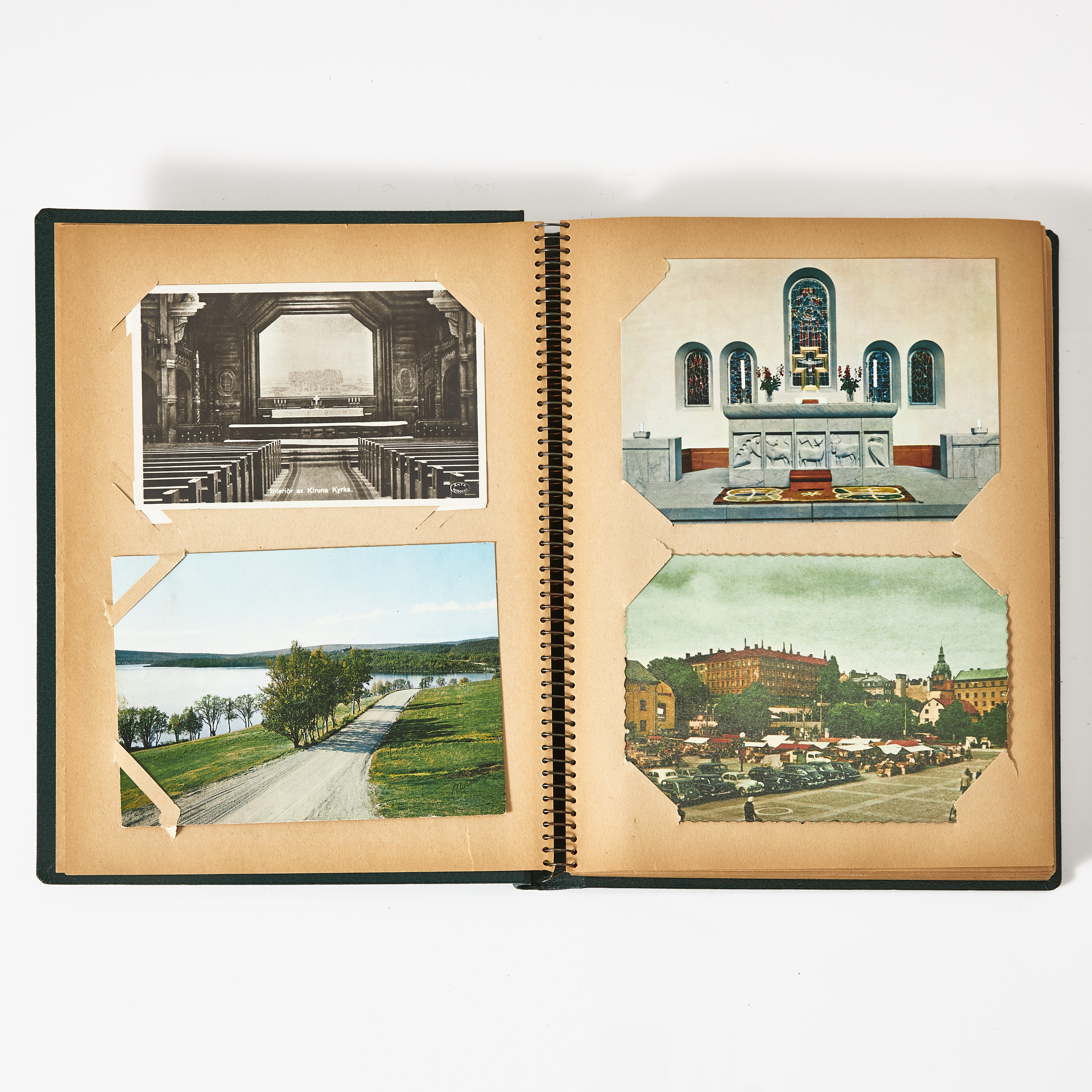 VYKORTSALBUM, innehållande ca 90 st. brev- och vykort, varierande åldrar, 1920-tal fram till ca 1970-tal (Ett fåtal), blandade motiv, huvudsakligen från norra Sverige.