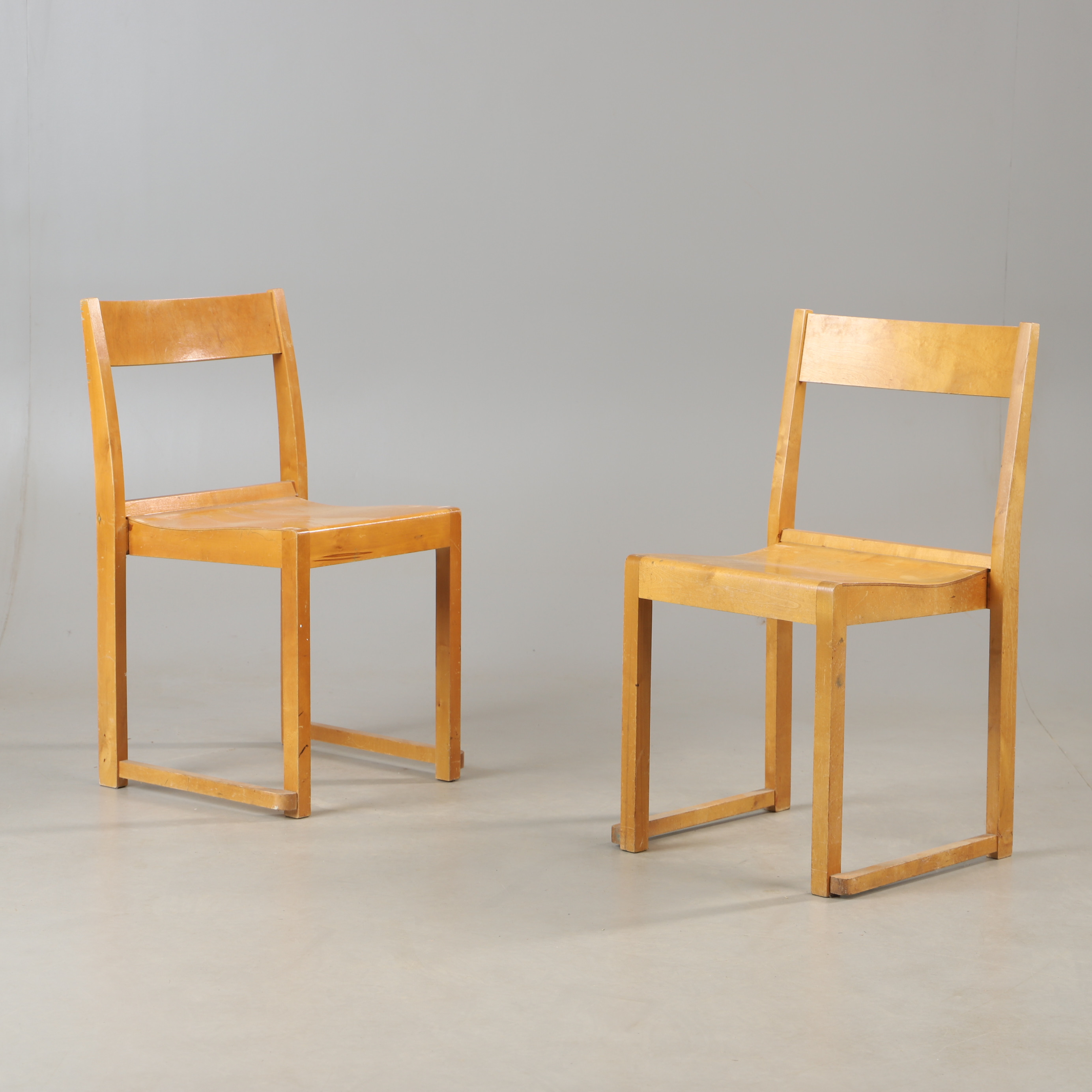 SVEN MARKELIUS. Stolar, 1 par, "Orkesterstolen", björk, 1900-talets mitt.