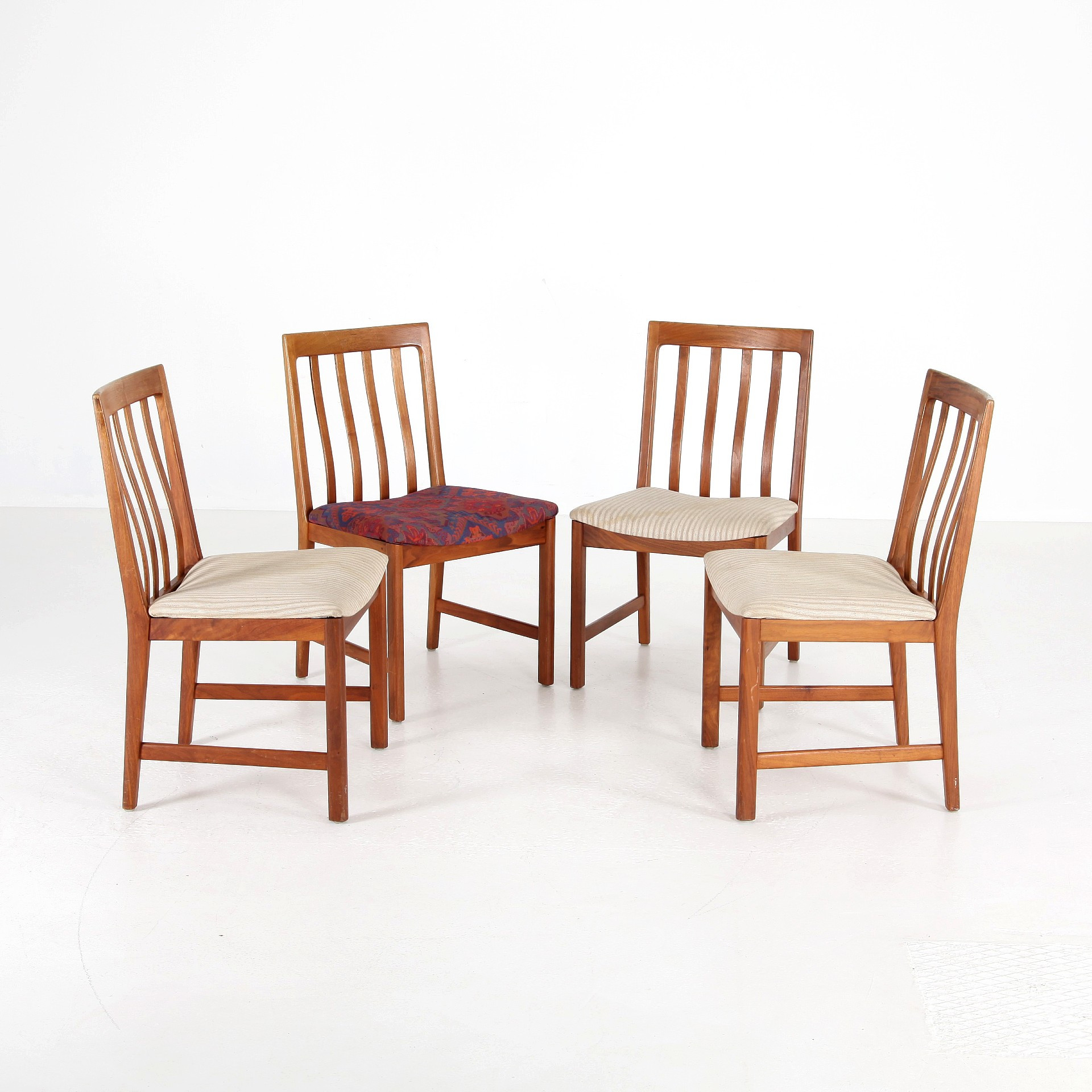 KARL ERIK EKSELIUS. 1914-1998. Stolar, 4 st, massiv teak, JOC Vetlanda 1960-tal.