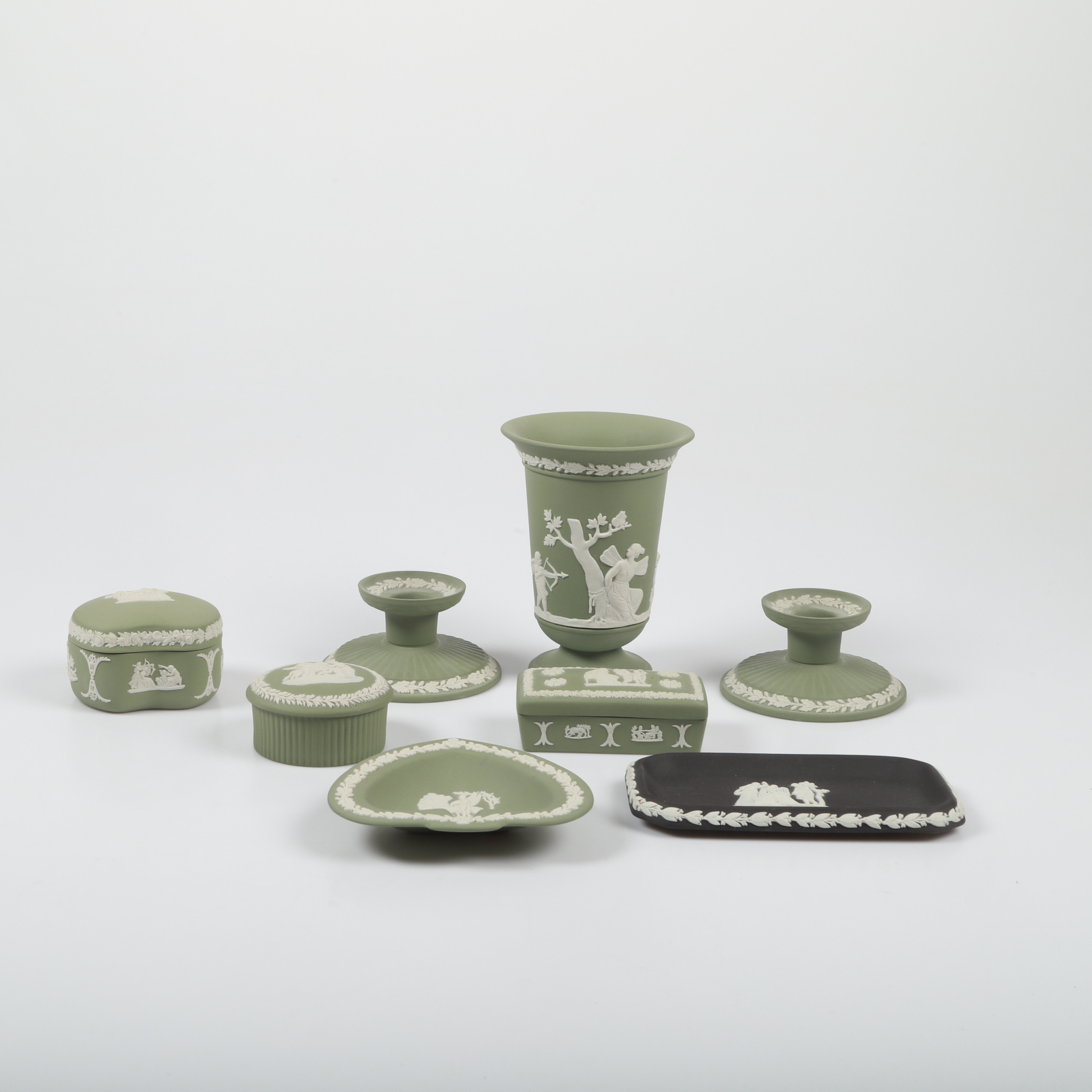 LOCKASKAR M. M., 8 stycken, porslin, Wedgewood, England.