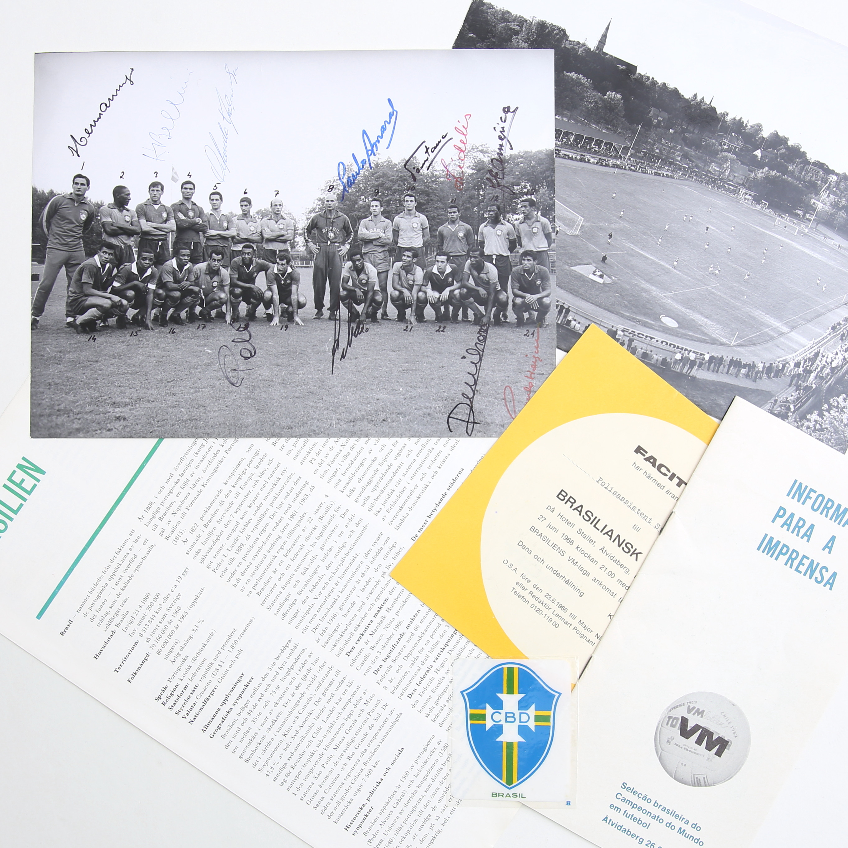 FOTOGRAFI MED AUTOGRAFER, Brasiliens landslag i fotboll, 1966.