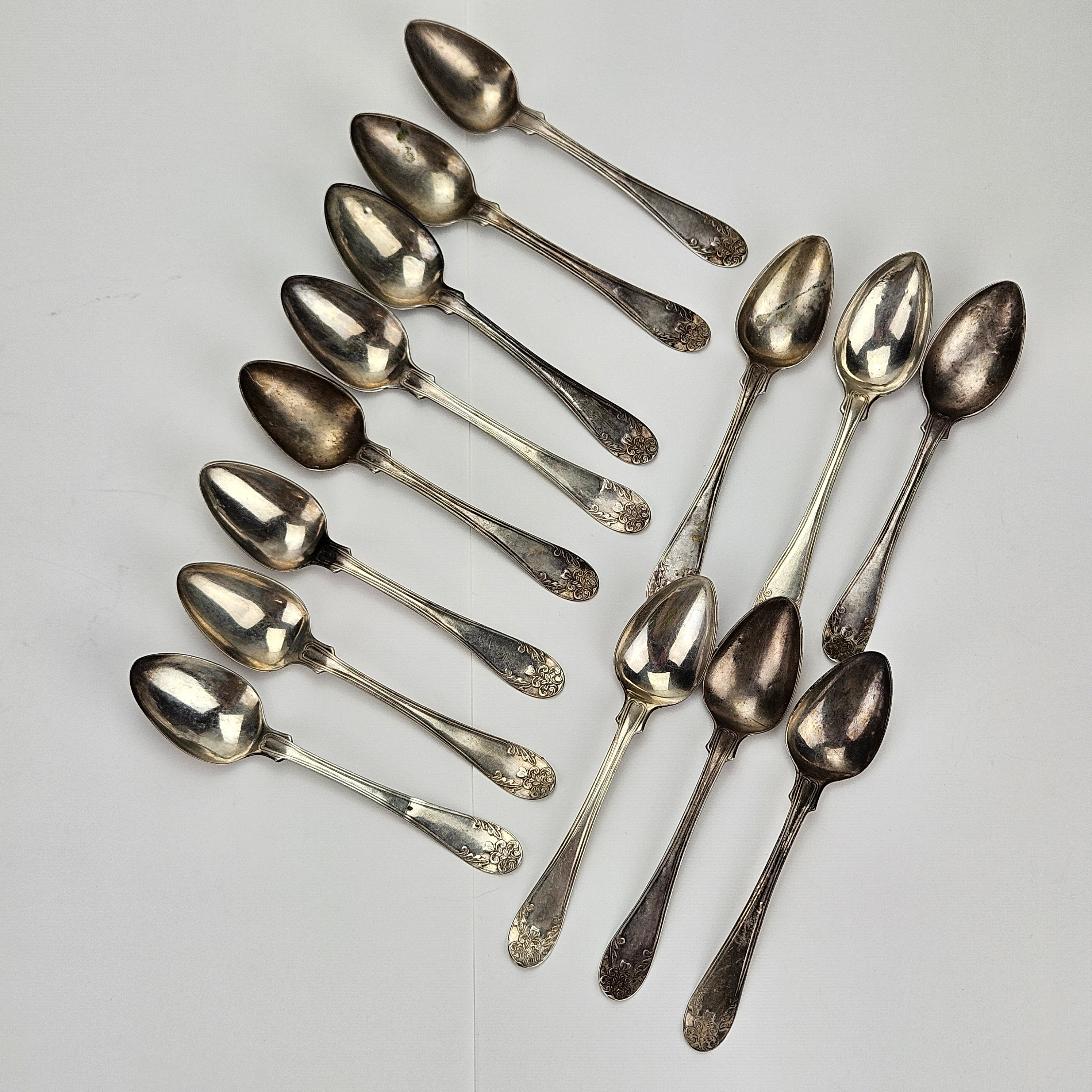 SKEDAR, 14 st, silver, "Gammal fransk", Nils Leonard Dahlström, verksam i Örebro 1857-1897, vikt ca. 185 gram.