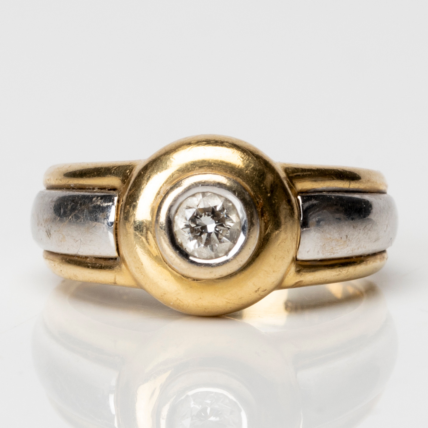 RING, 18K guld/vitguld, med briljantslipad diamant om ca 0,23 ct, stämplad 80 HPB samt svensk kontrollstämpel.