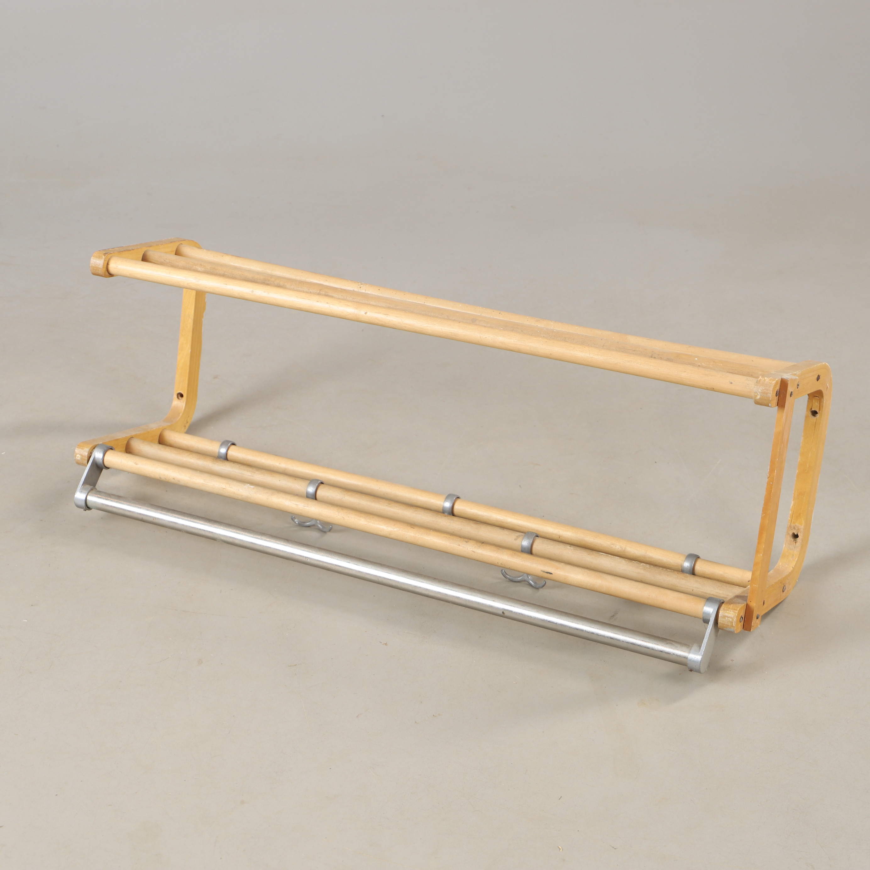 HATTHYLLA, björk och metall, 1900-talets mitt.