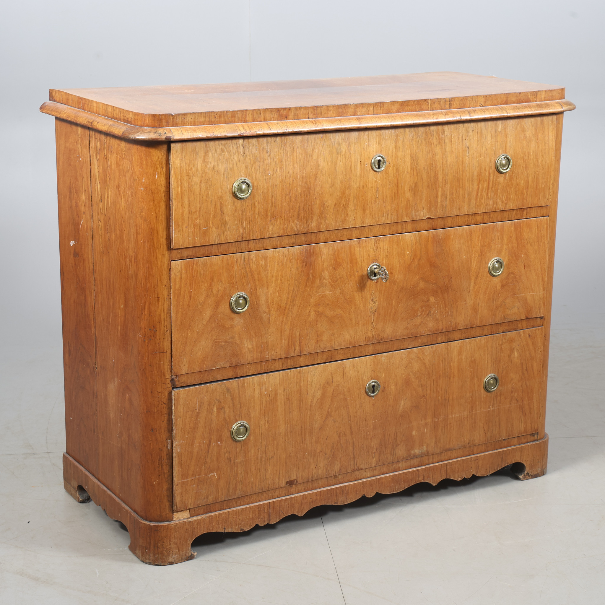 BYRÅ, mässingsbeslag, sekelskiftet 18/1900-tal.