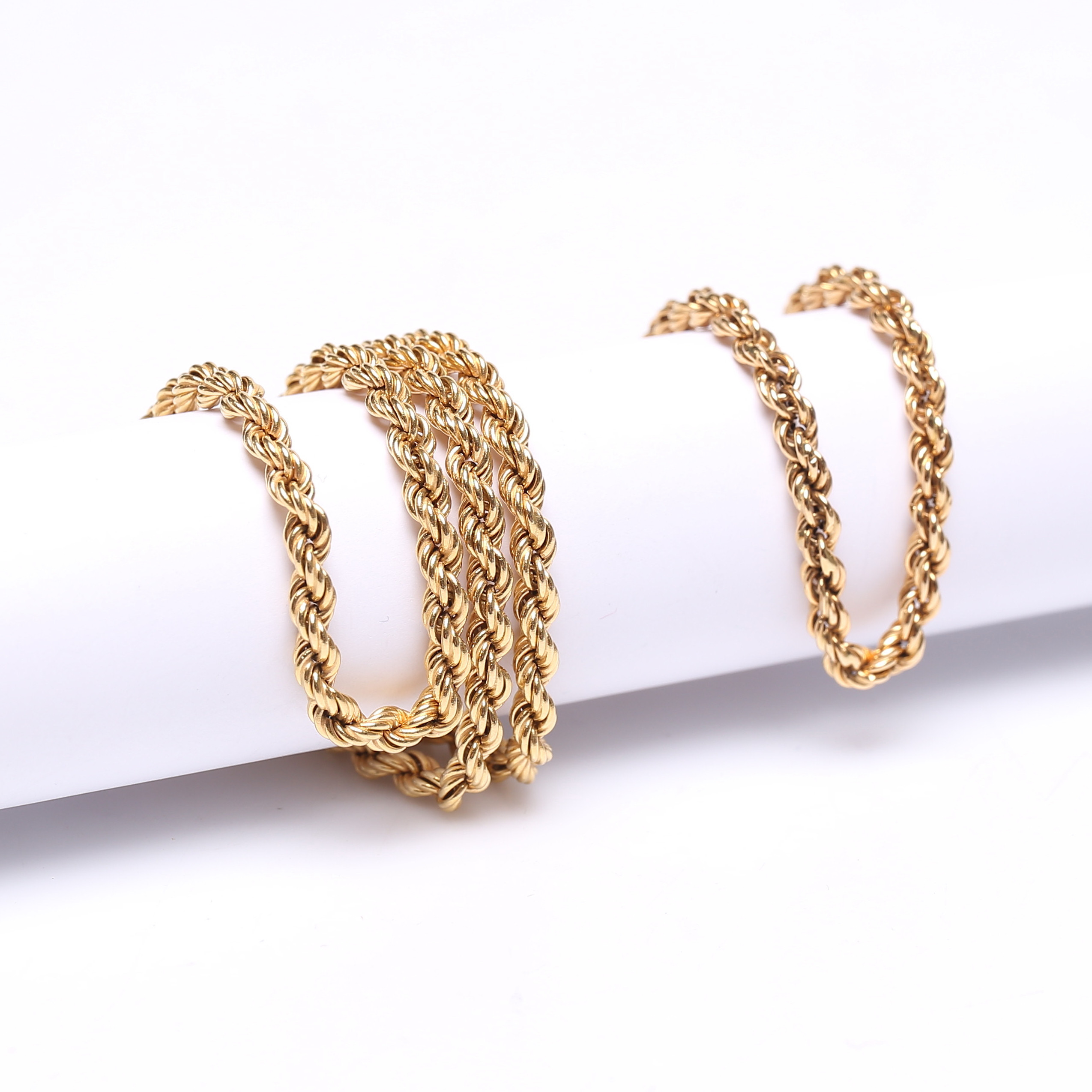 ARMBAND samt HALSBAND, 18K, Guld, vikt cirka 16 gram.