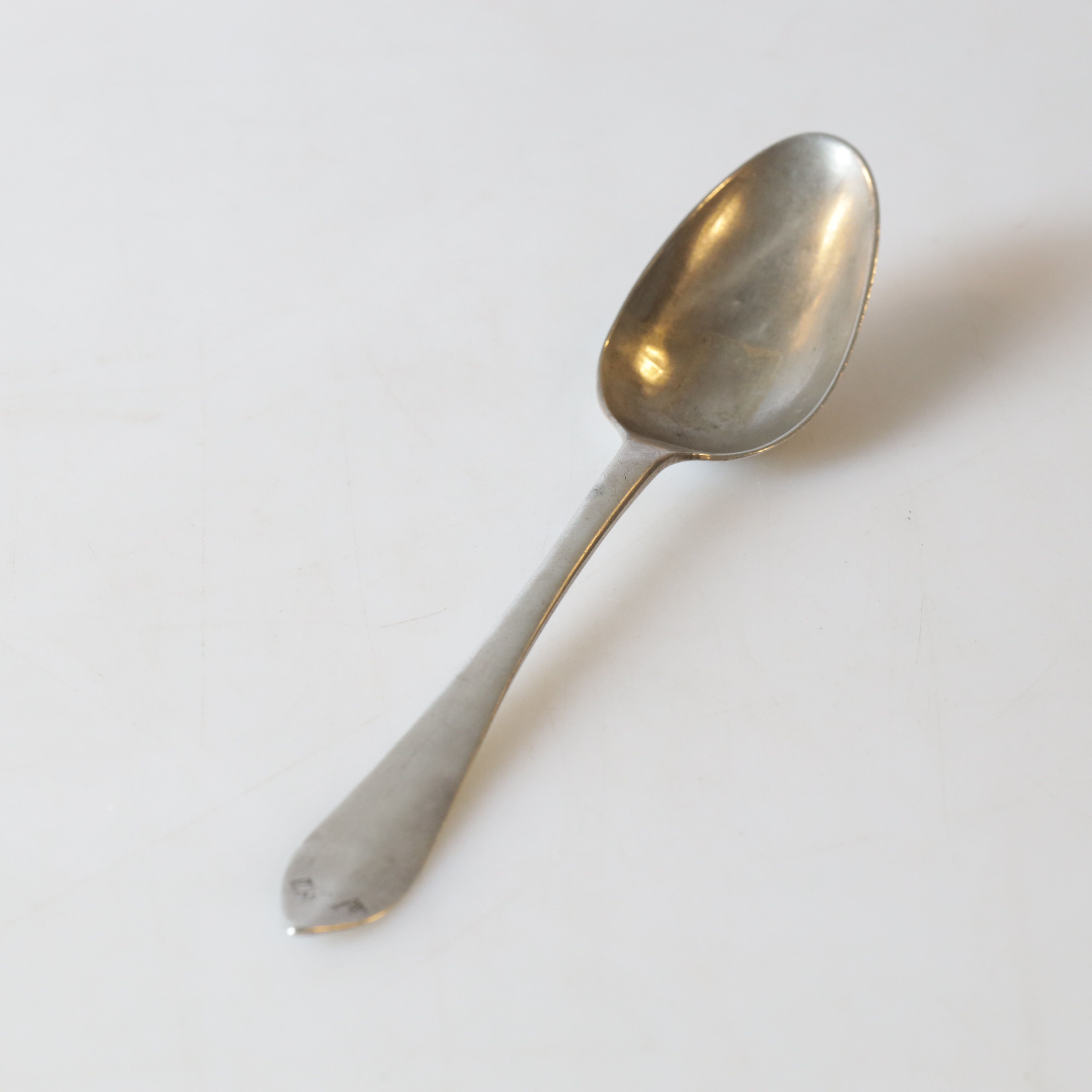 SKED, silver, rokoko, 1700-tal. Totalvikt ca 43,8 gram.