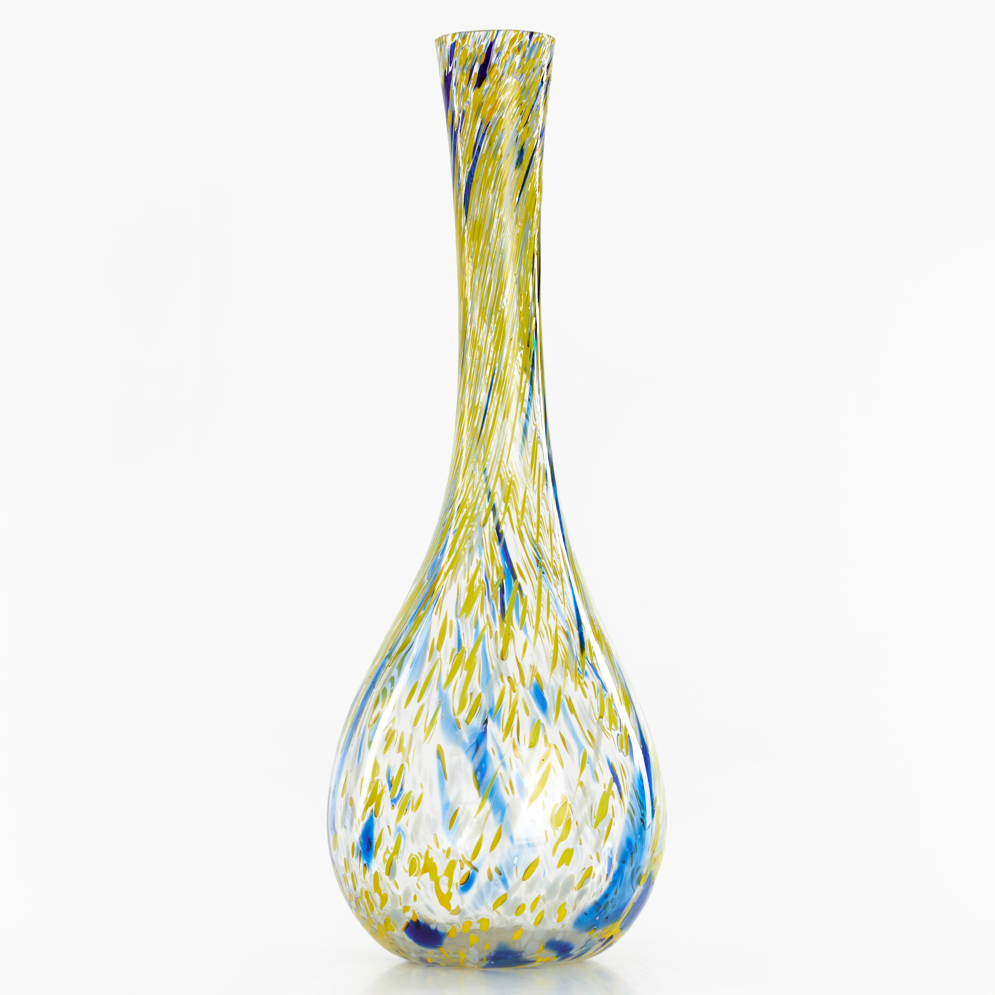 GÖSTA SIGVARD. Bulbvas, stor modell, signerad, melerad glasmassa i blått och gult mot transparent botten.