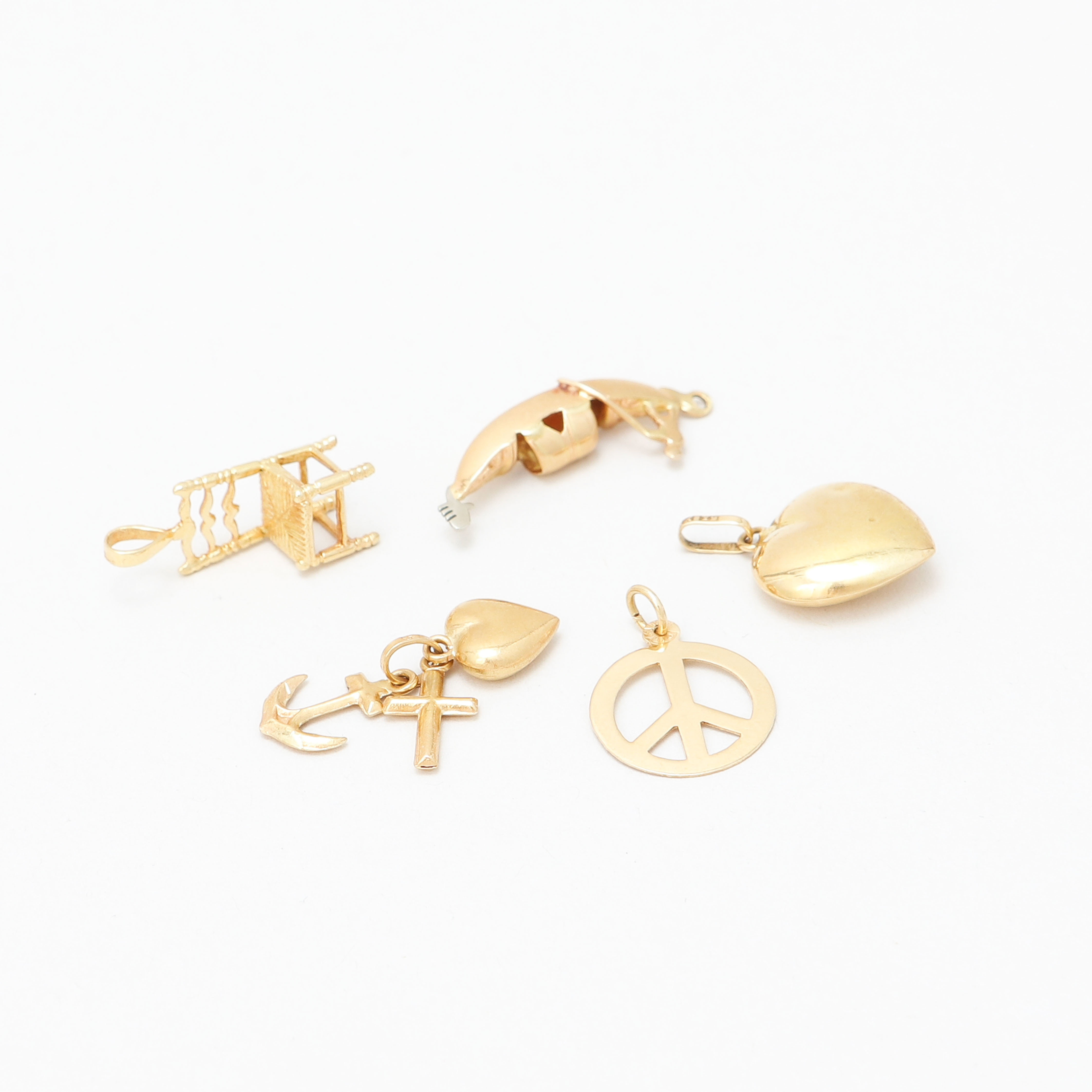 HÄNGEN/BERLOCKER, 5 st, vikt ca 6,4 gram.