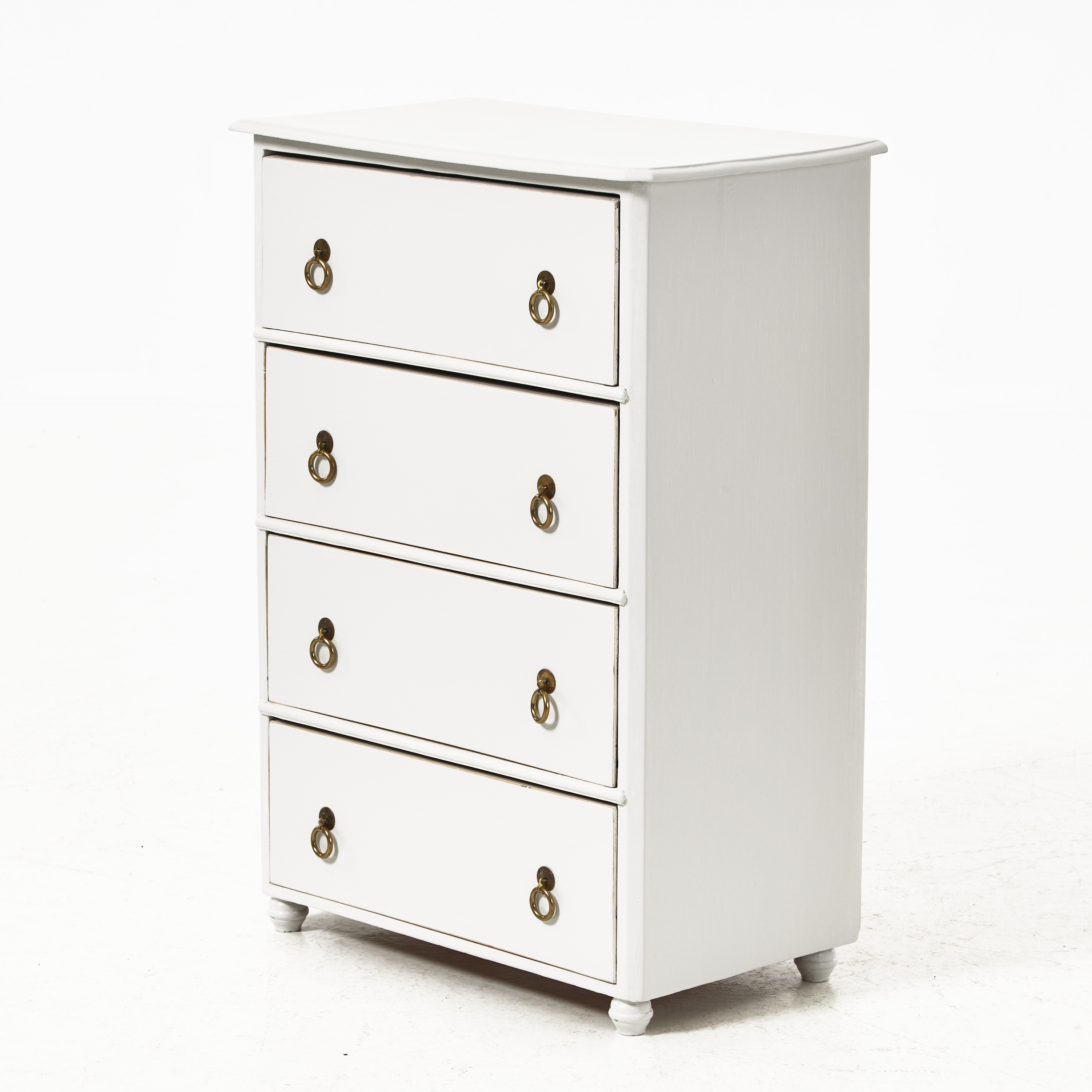 BYRÅ, 1900-talets första hälft, bemålad, dragringar i mässing.