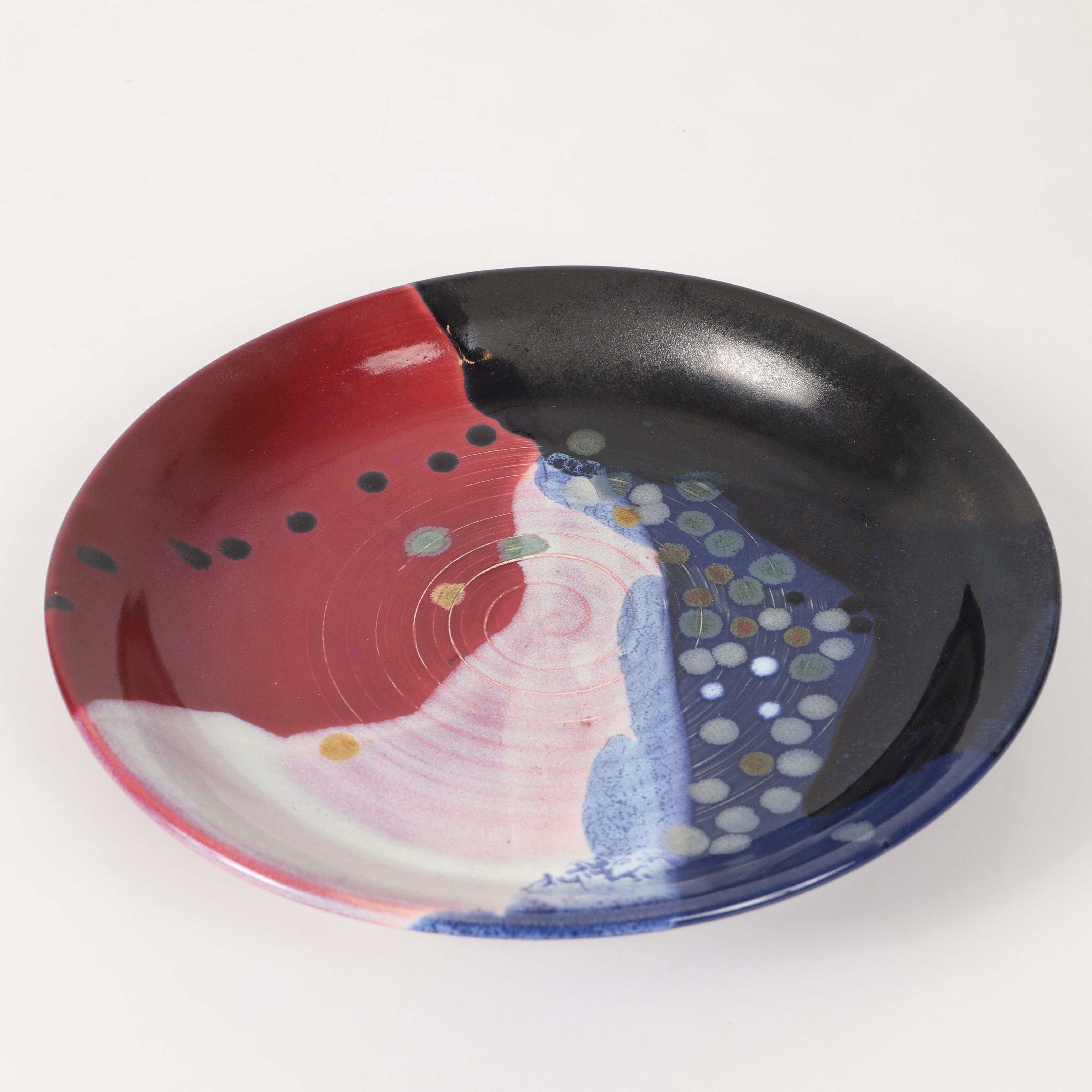 ULLA PIETEREK. Skålfat, glaserad keramik, signerat Ulla 1996.