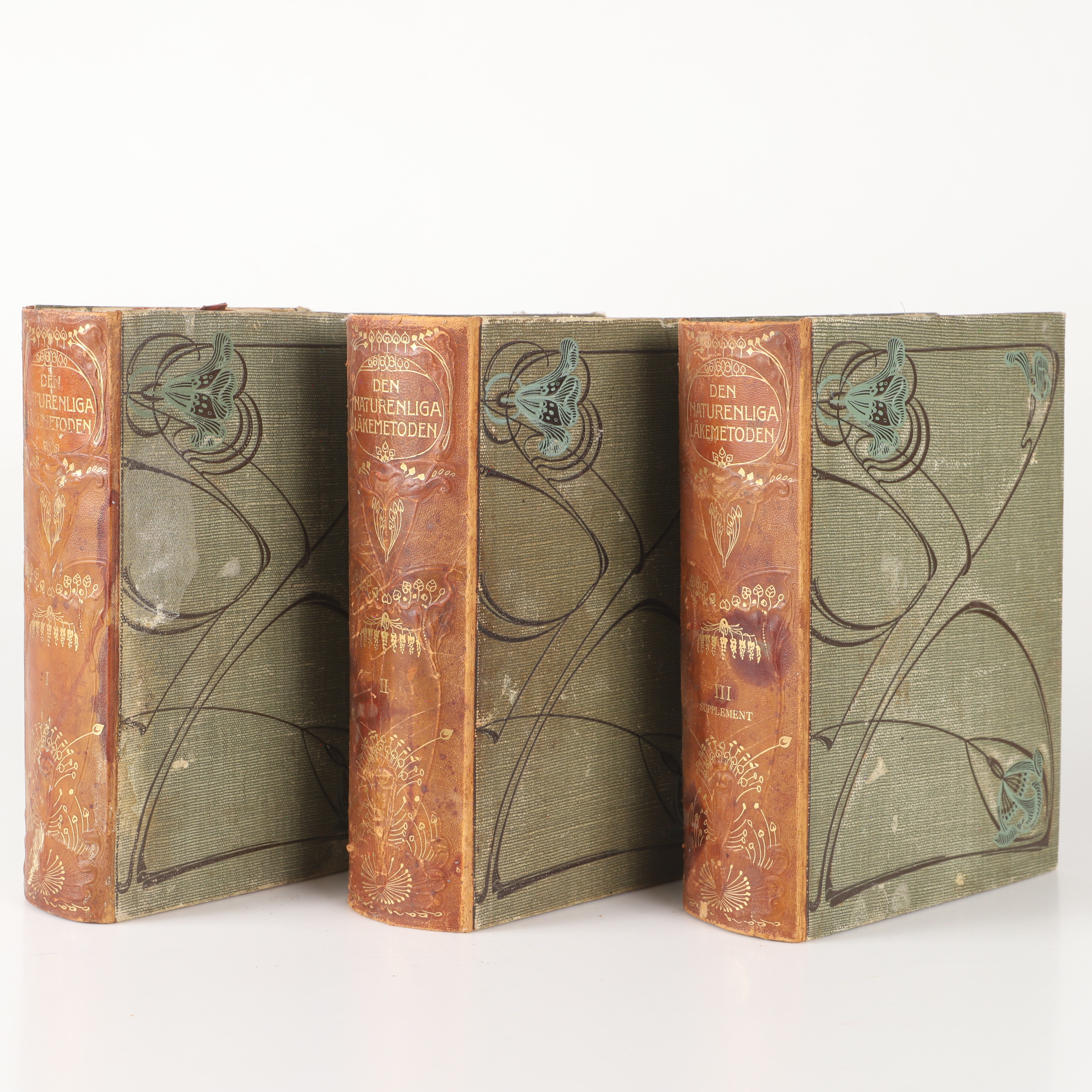 BÖCKER, 3 band, "Den Naturliga Läkemetoden", utvikbara anatomiska planscher, M. Platen, 1904.