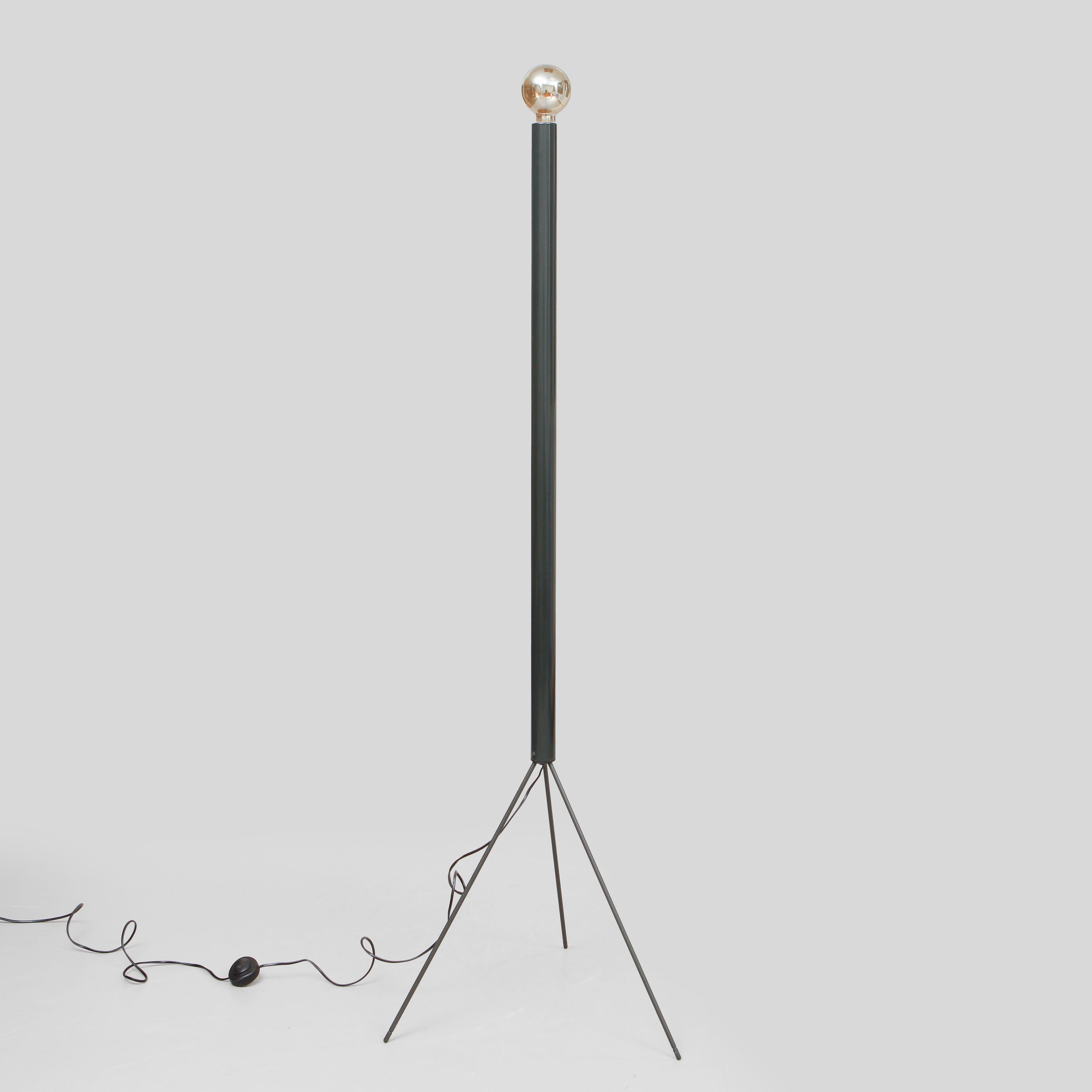 ACHILLE & PIER GIACOMO CASTIGLIONI. Golvlampa, "Luminator", Flos, modellen formgiven 1954.