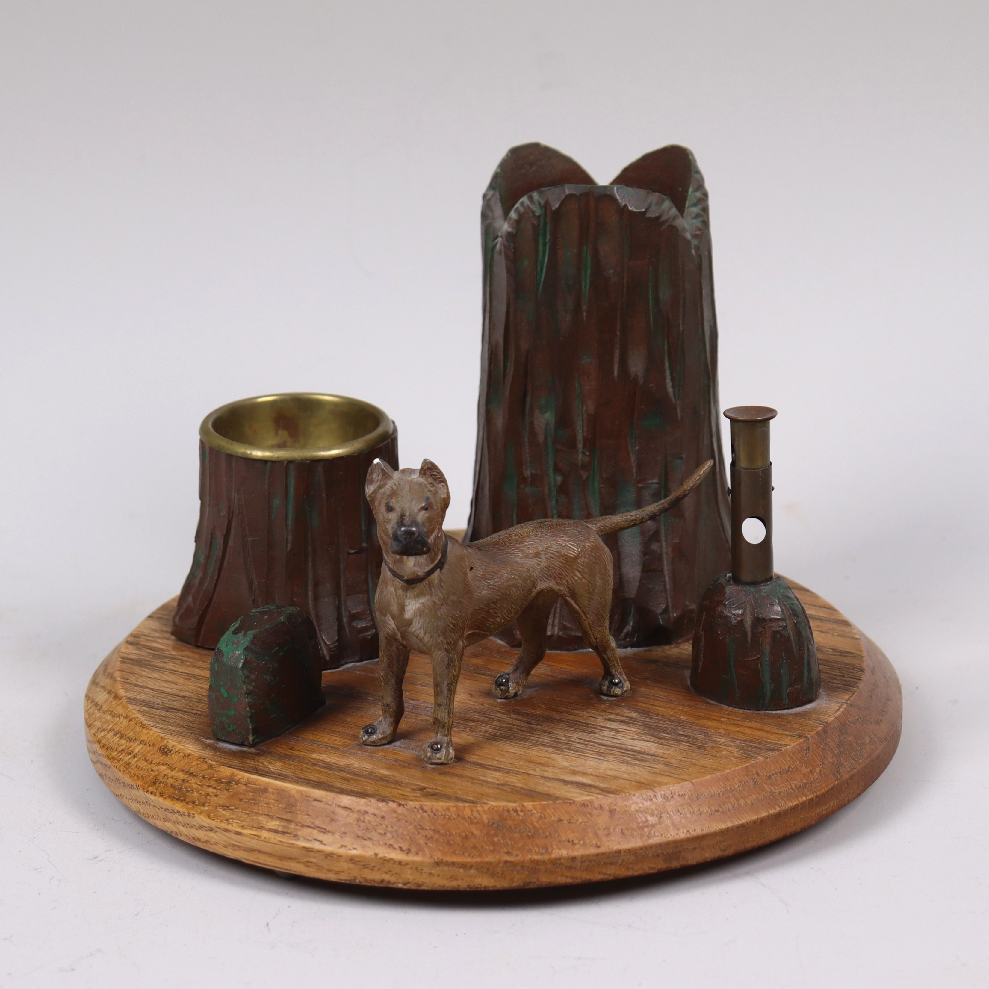 RÖKSTÄLL, för cigarrer, hundfigurin samt cigarrsnoppare, 1920/30-tal.