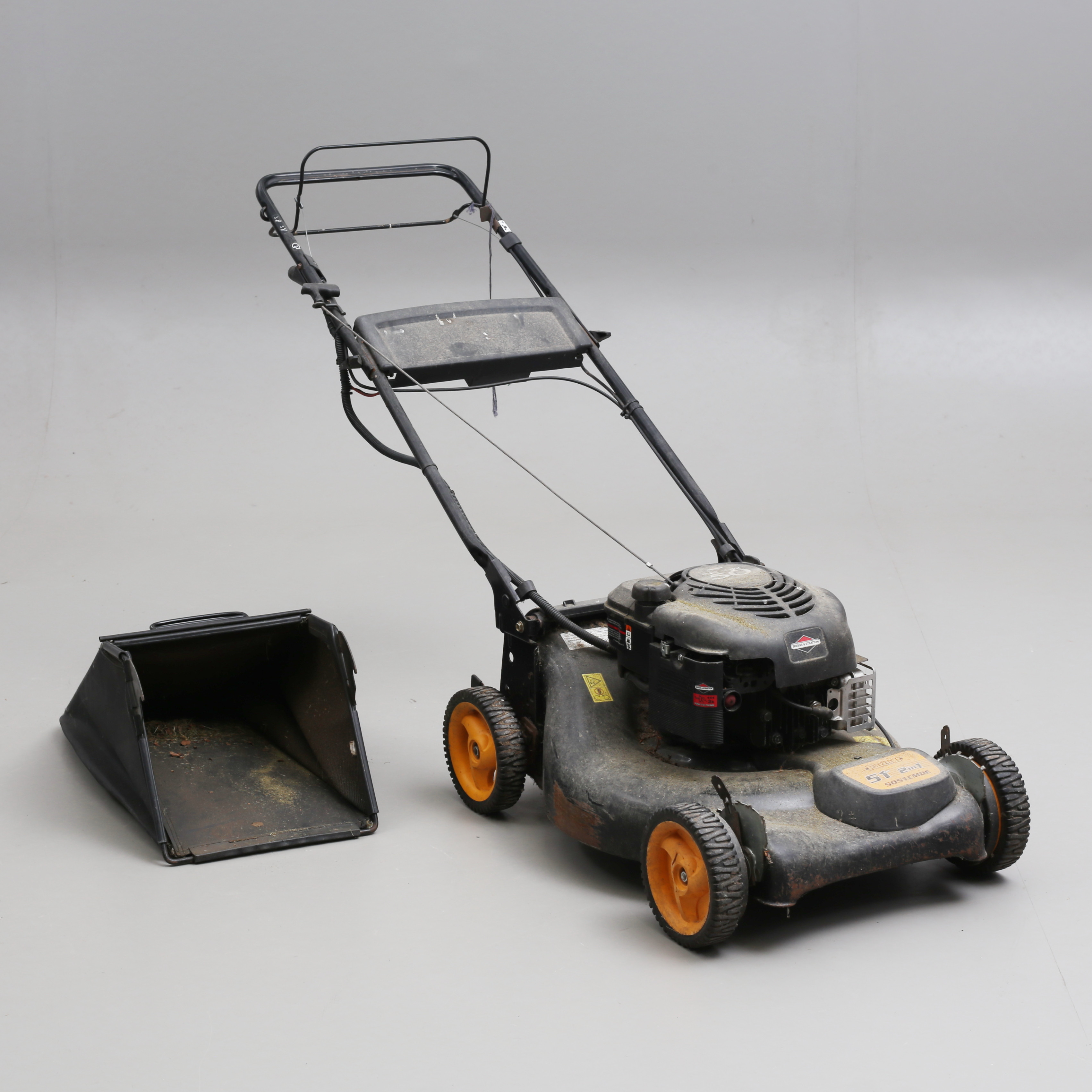 GRÄSKLIPPARE med uppsamlare, bensin, Electrolux Partner, P5551CMDE, 2006.