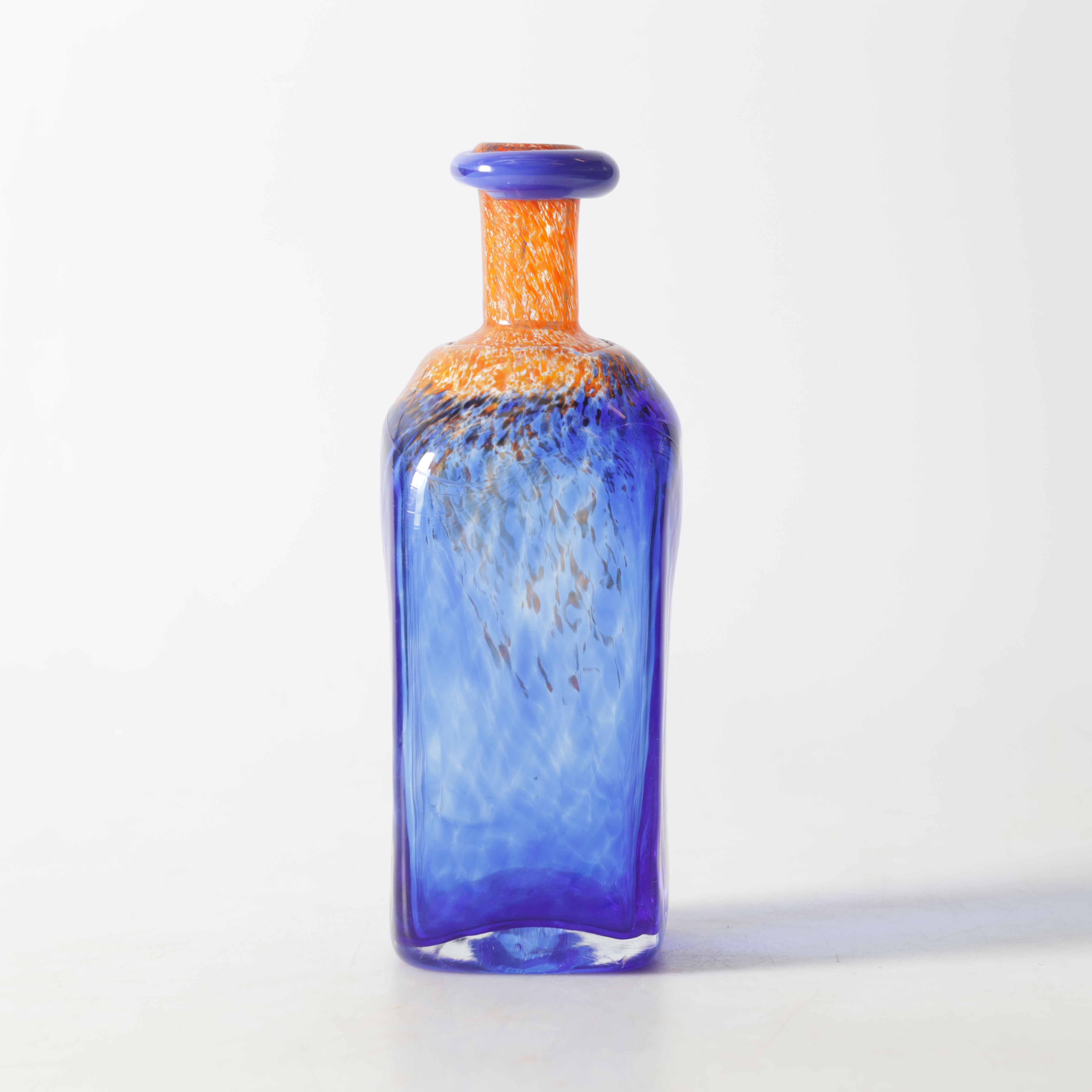 STAFFAN GELLERSTEDT. vas, glas, signerad & daterad -89.