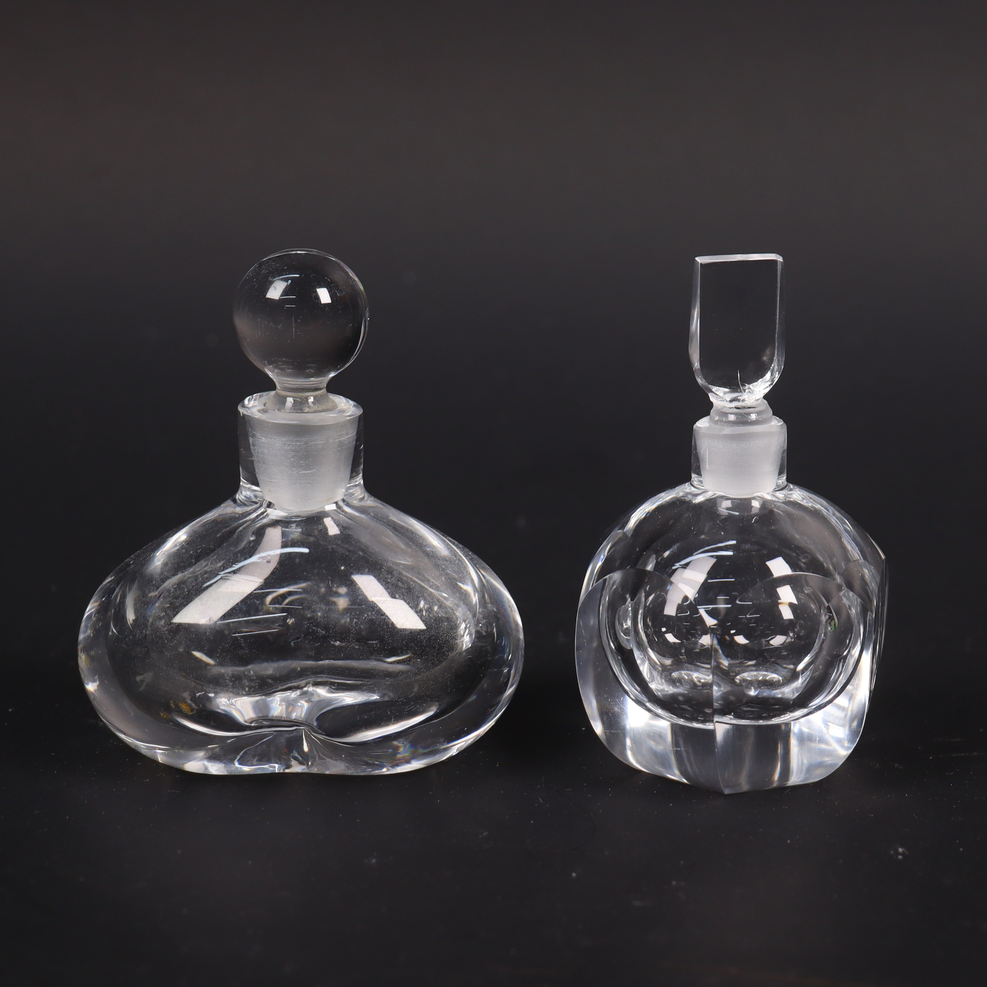 PARFYMFLASKA / FLAKONG, Orrefors, 1900-talets mitt, 2 st.