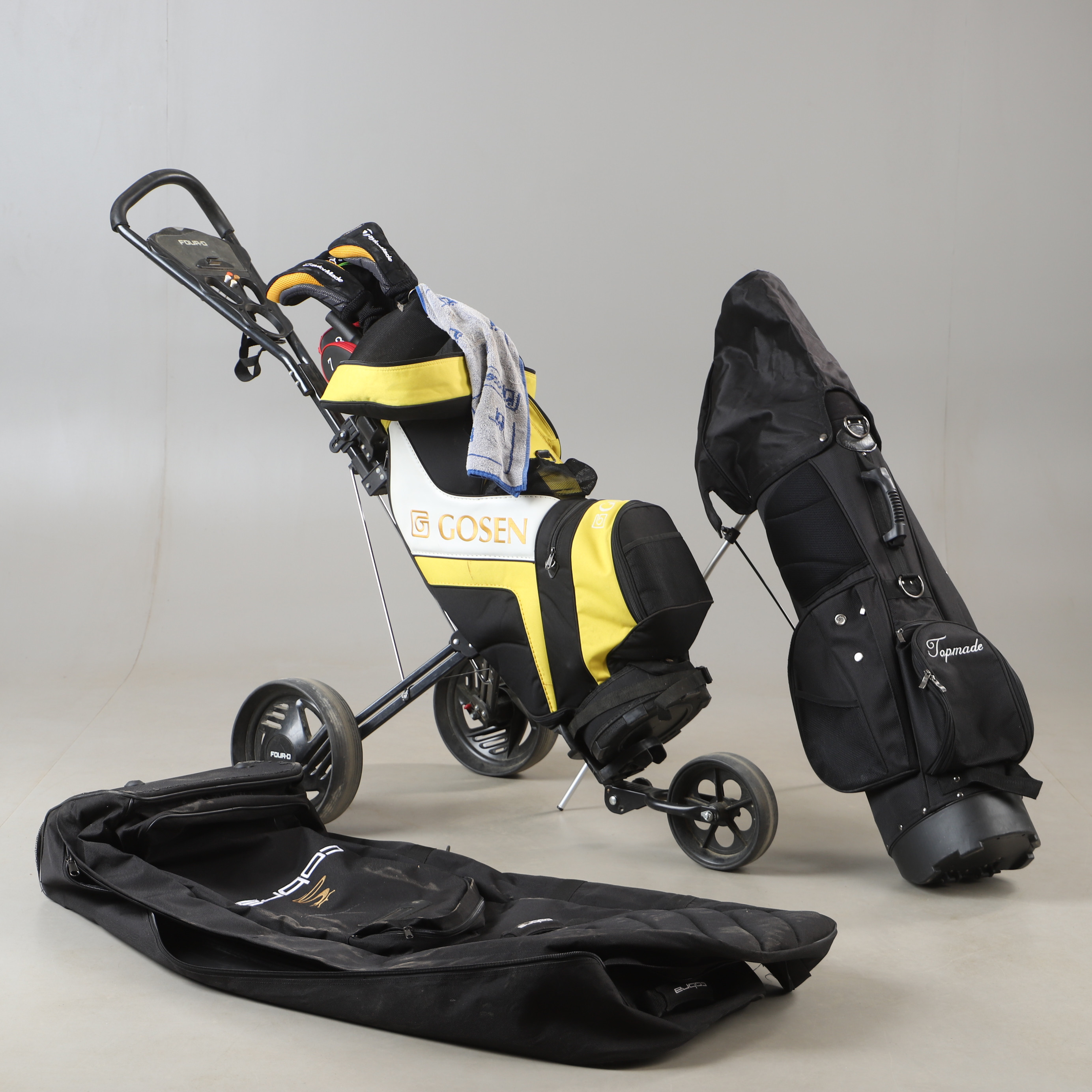GOLFKLUBBOR MED BAG, VAGN SAMT RESEFODRAL, dam, mestadels Gosen.