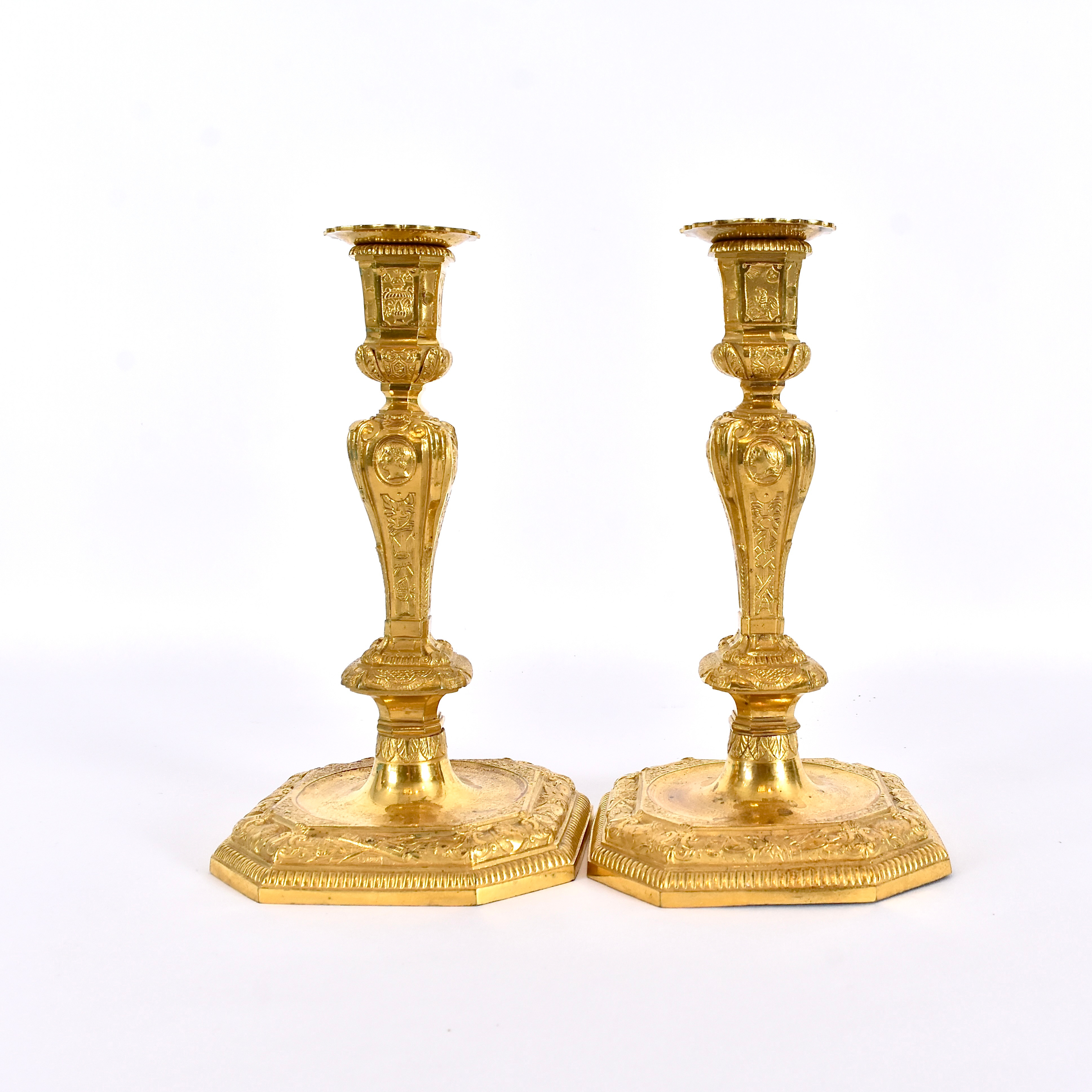 LJUSSTAKAR, 1 par, förgylld brons, Louis XIV-stil, 1800-tal.