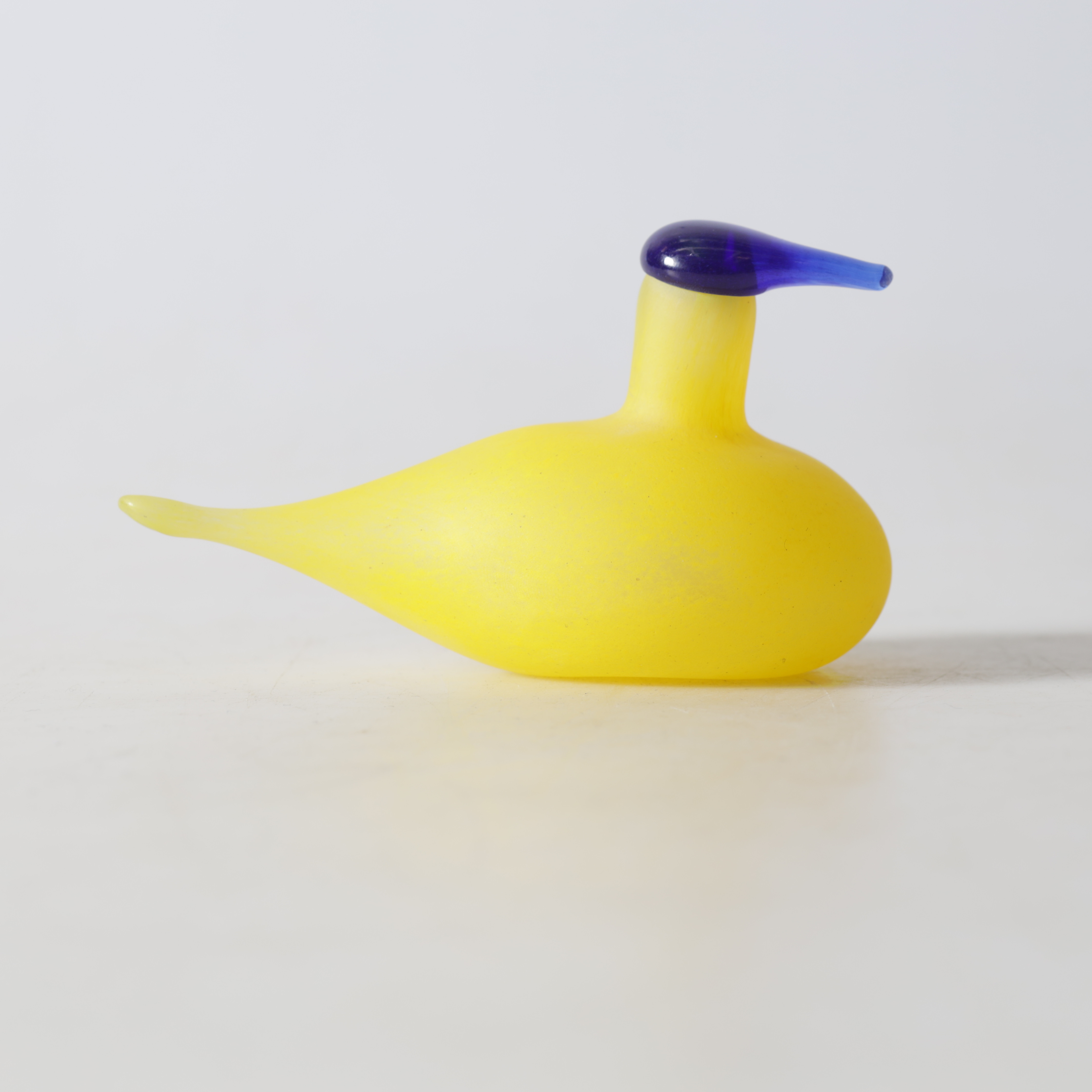 OIVA TOIKKA. figurin, glas, osignerad, Finland.