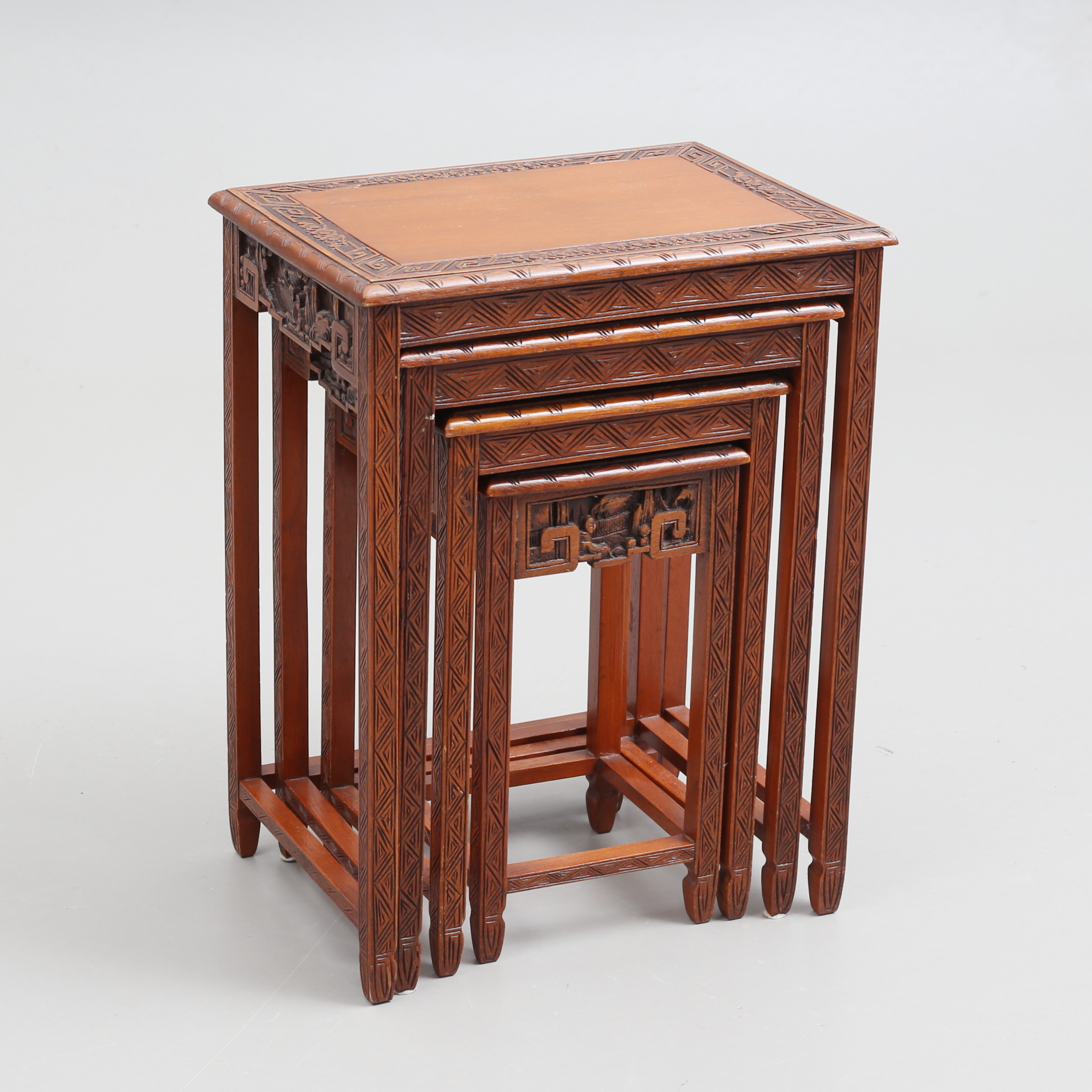 SATSBORD, 4 delar, trä, Kina, 1900-talets andra hälft.