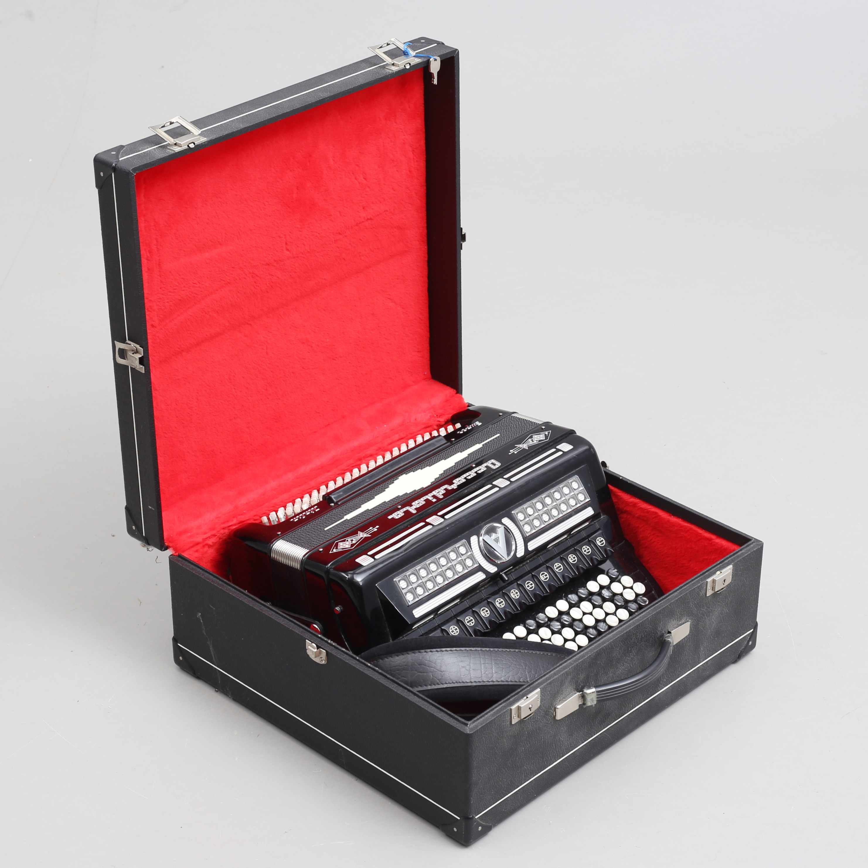 KNAPPDRAGSPEL, Accordiola Super Italia.