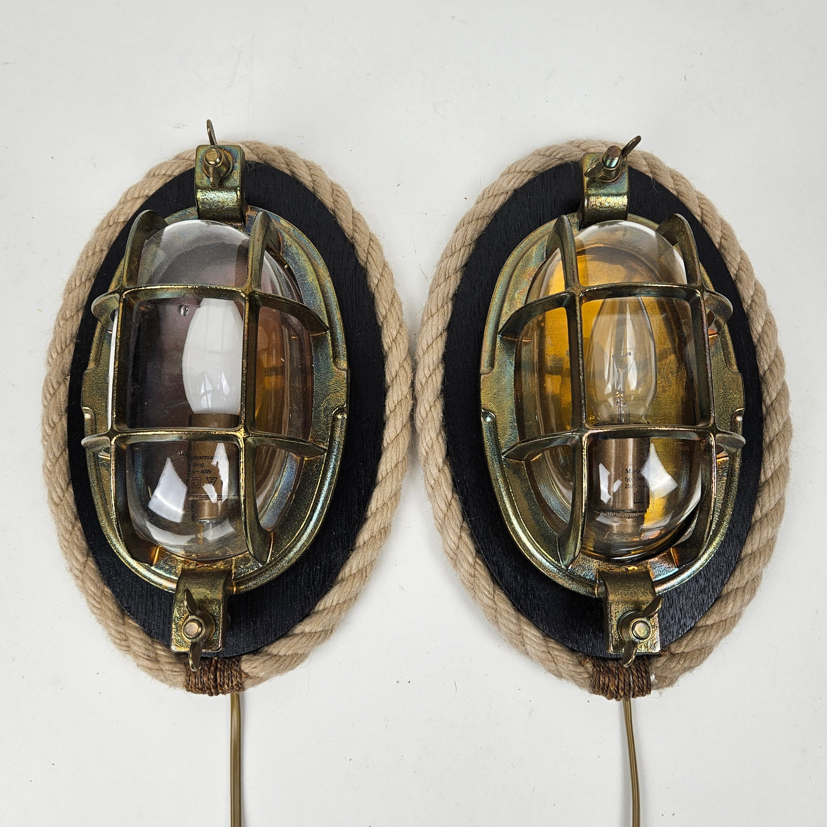 VÄGGLAMPOR, ett par, Marinarmatur AB.