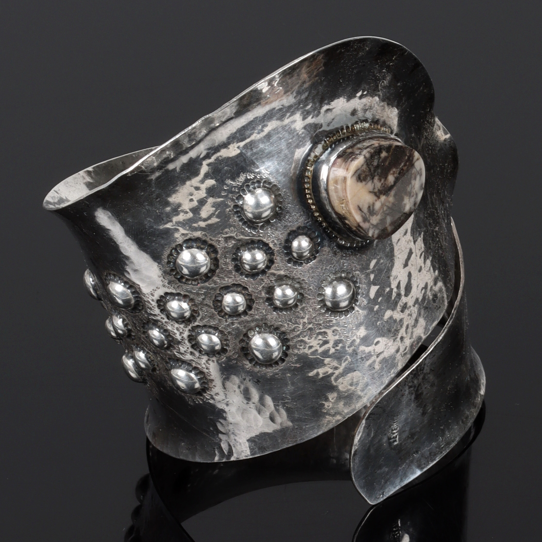 ARMRING, silver, svenska importstämplar, 1900-talets andra hälft.