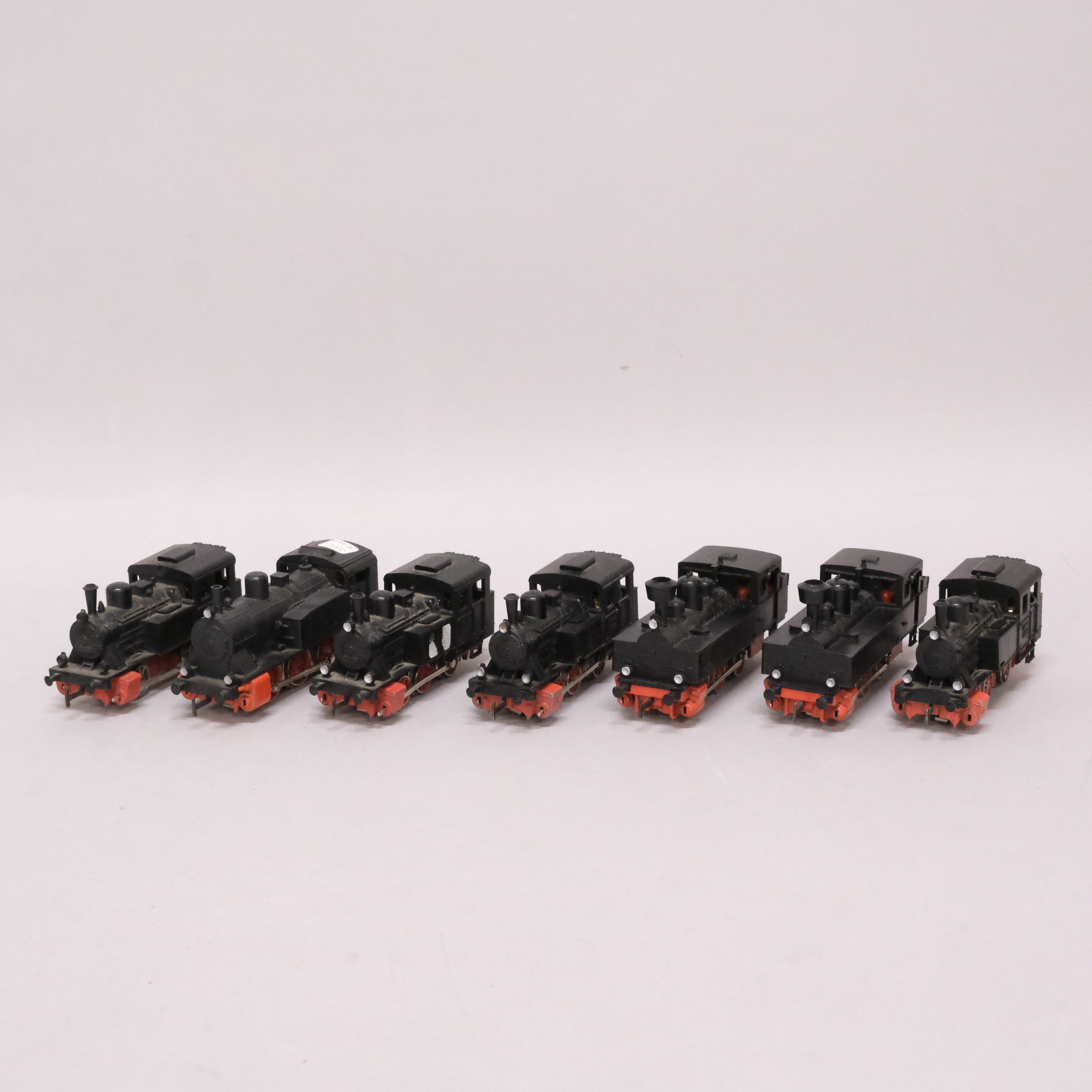 MÄRKLIN. MODELLJÄRNVÄG, SJU ÅNGLOK. SKALA H0.