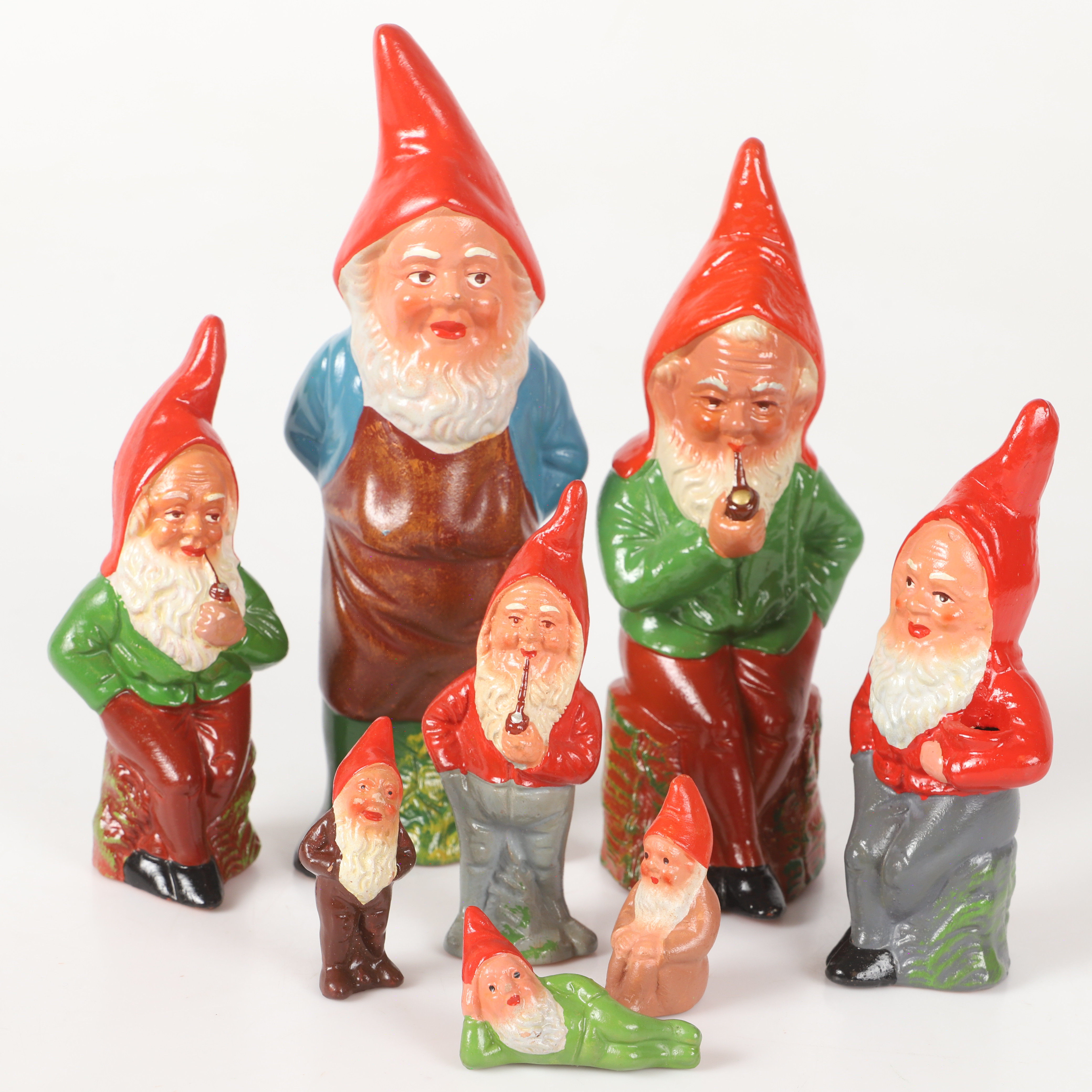 TOMTAR, 8 stycken, målad terrakotta, Tyskland, 1900-tal.