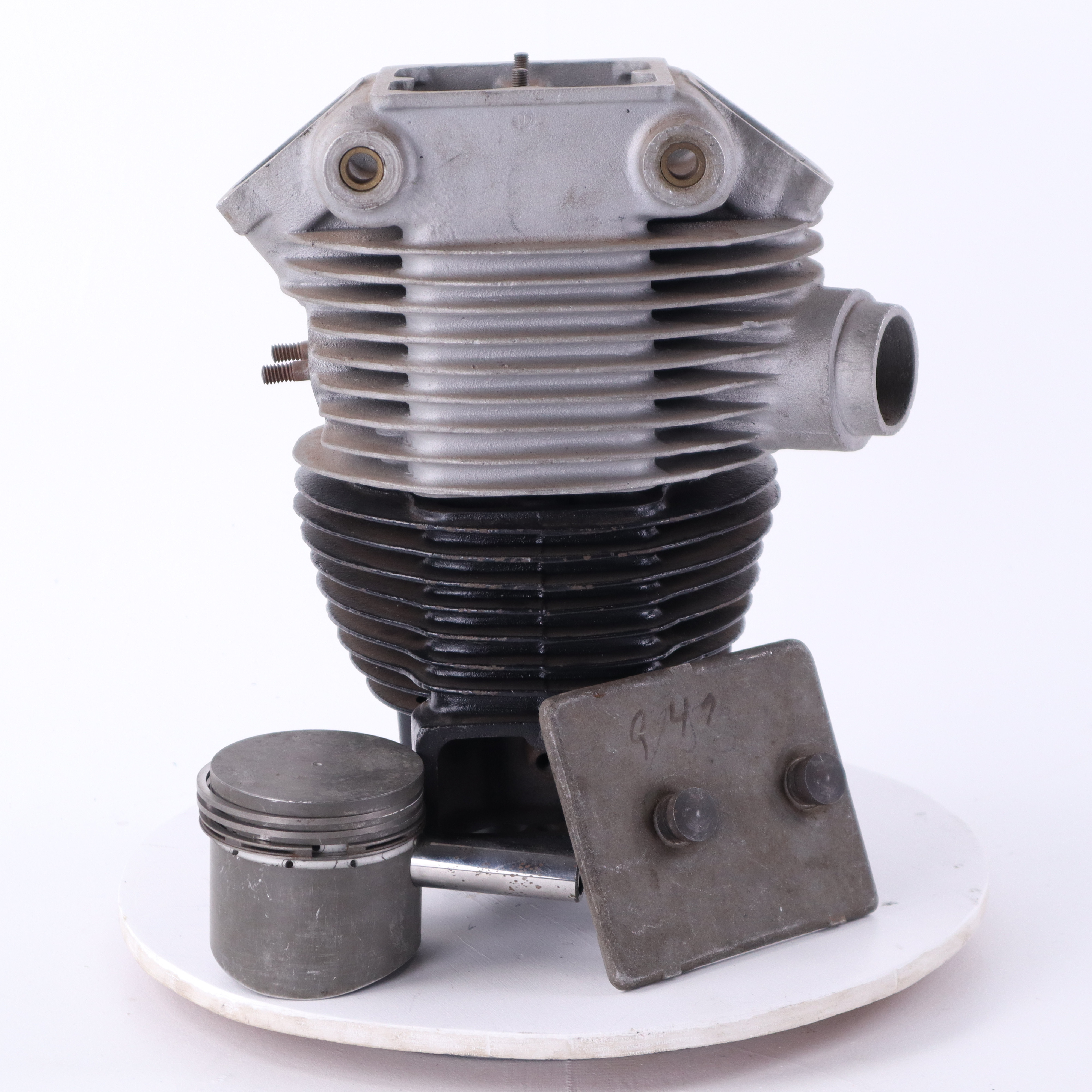 MONARK ALBIN, m/42, cylinder och topplock, 1940-tal, Sverige.