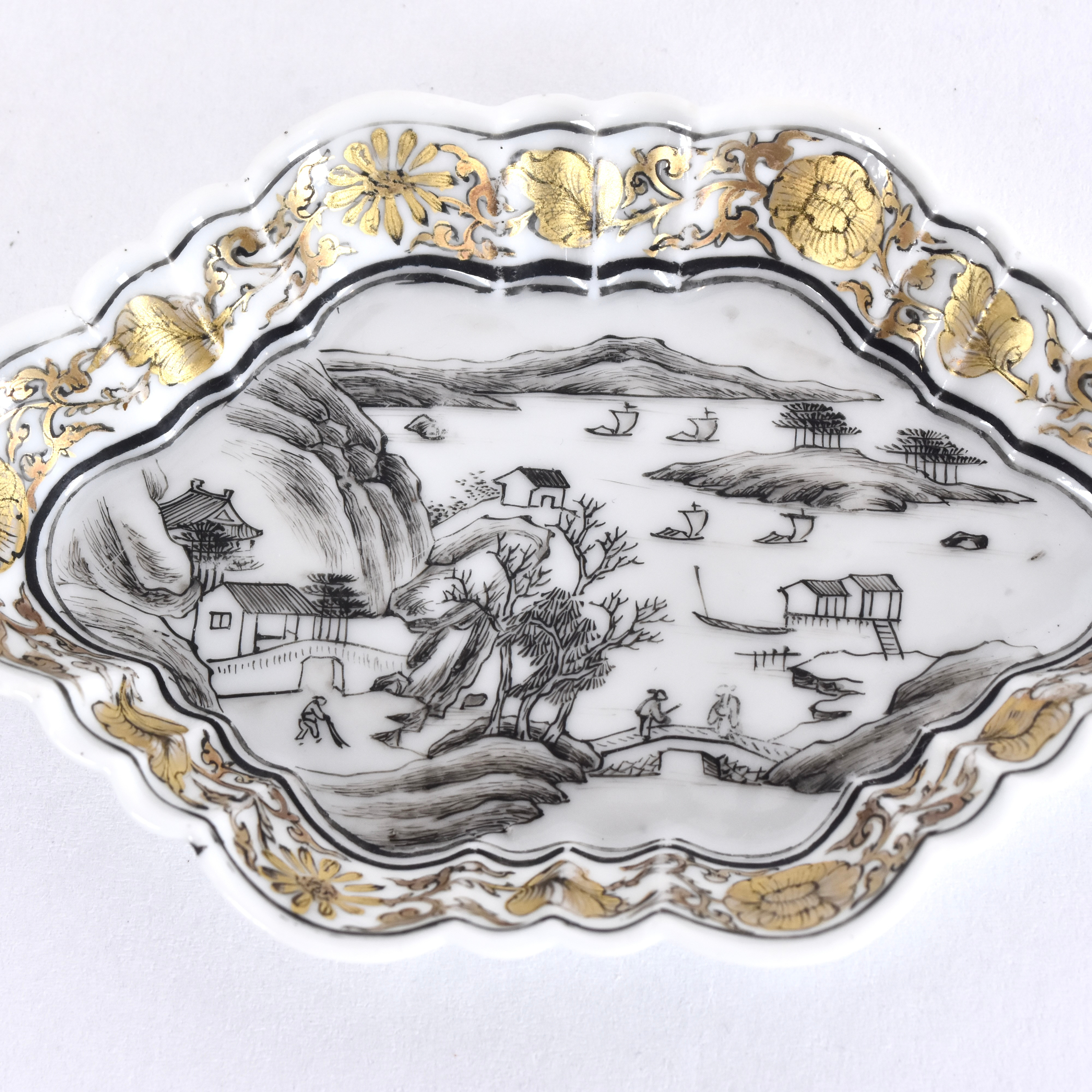 SKEDFAT, porslin, Kina, antagligen Yongzheng (1722-35).