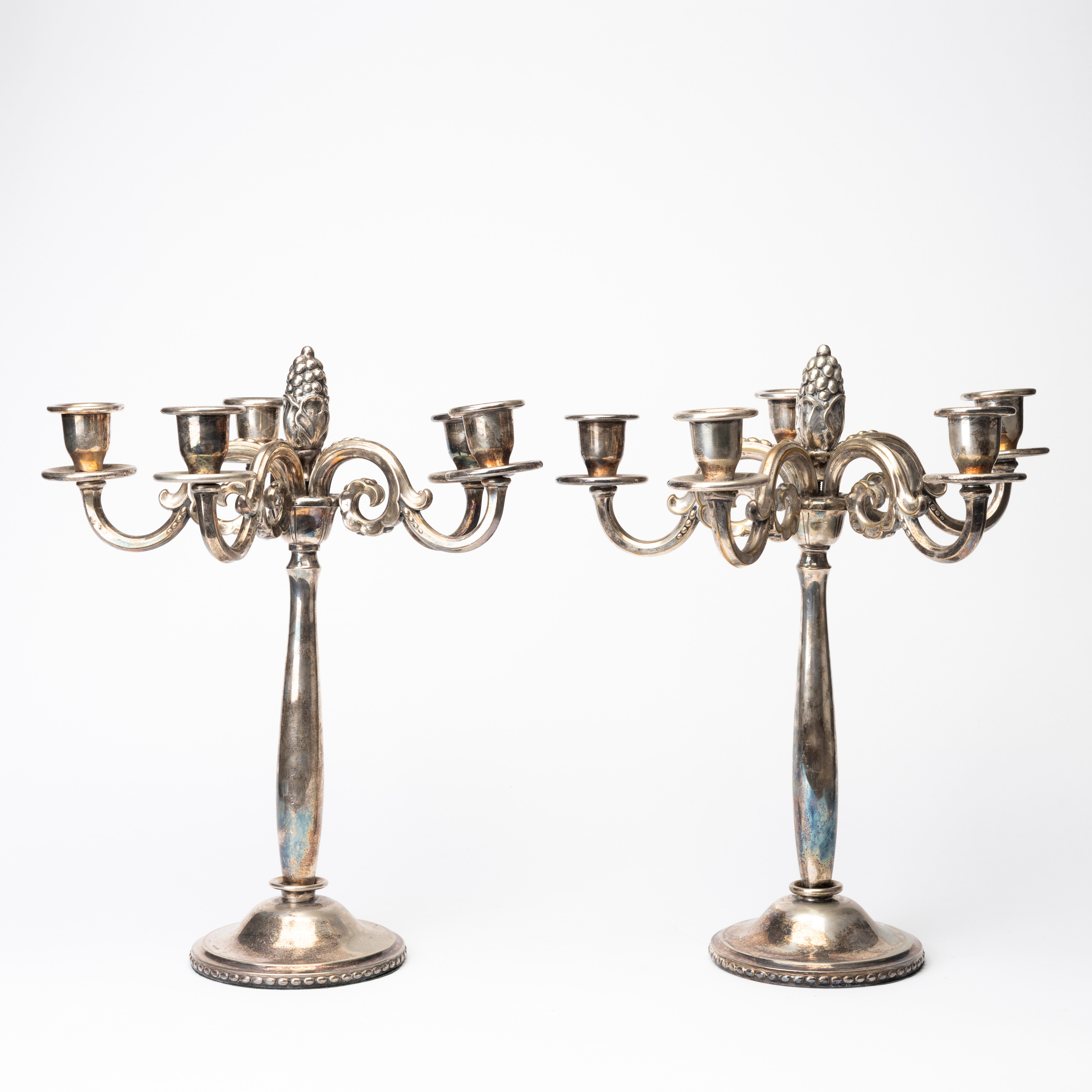KANDELABRAR, 1 par, nysilver, CG Hallberg, Stockholm, 1900-talets första hälft.