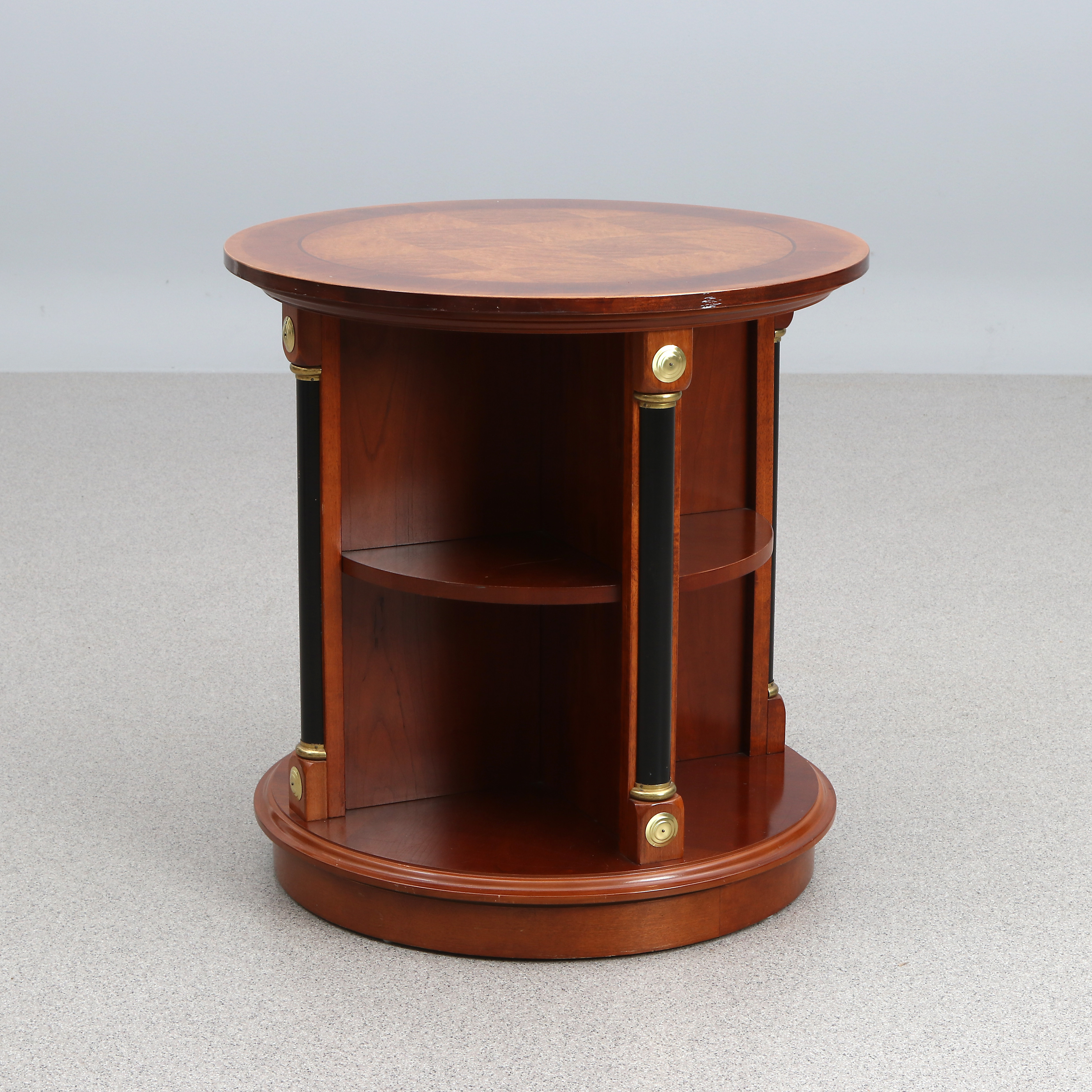 BOKSNURRA. Betsat trä, bl.a. körsbär. Empirestil, samtida tillverkning.