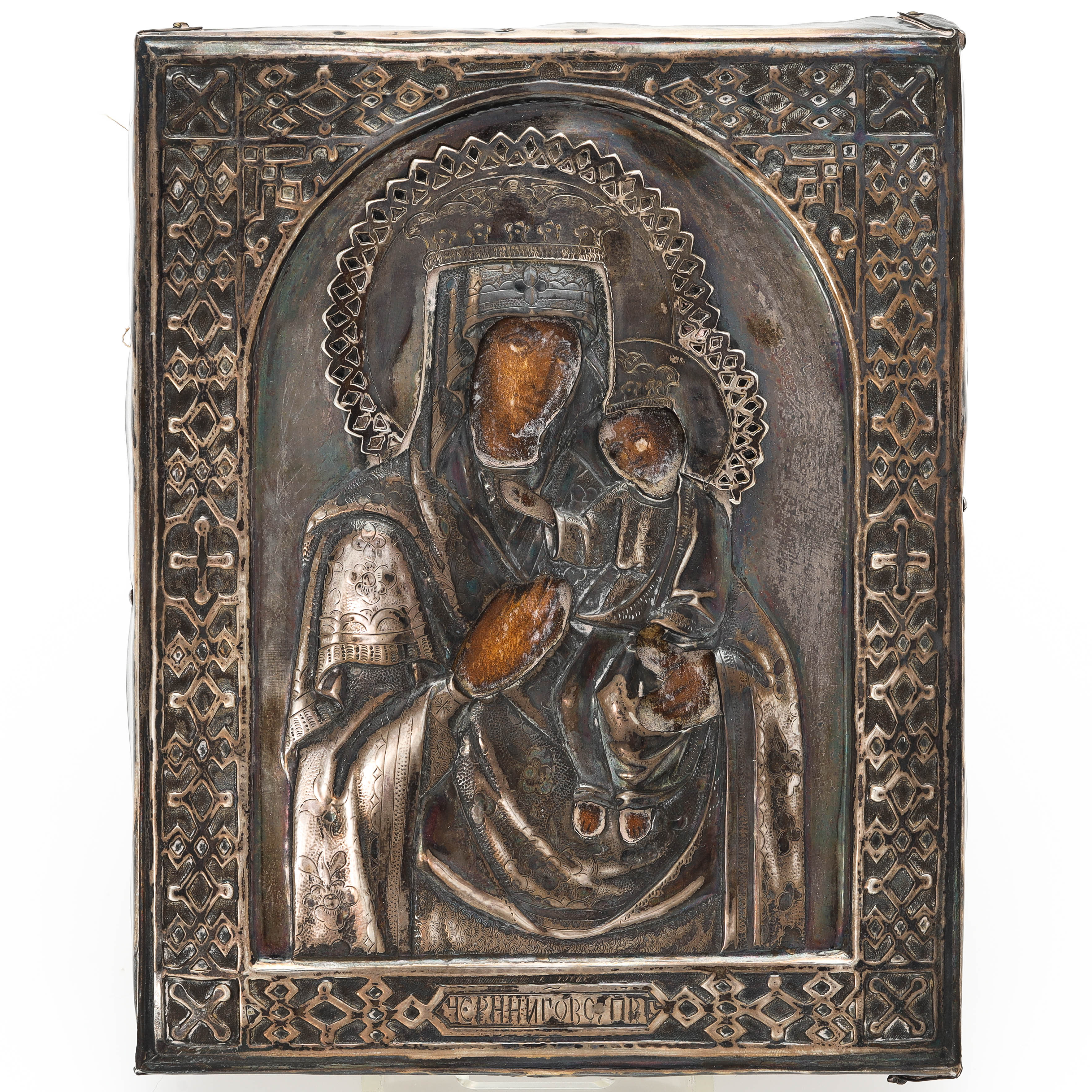 IKON, madonna med Jesusbarnet, bemålat trä samt rizza i 875 silver, monogramsignerad K.O, daterad 1875, Ryssland.