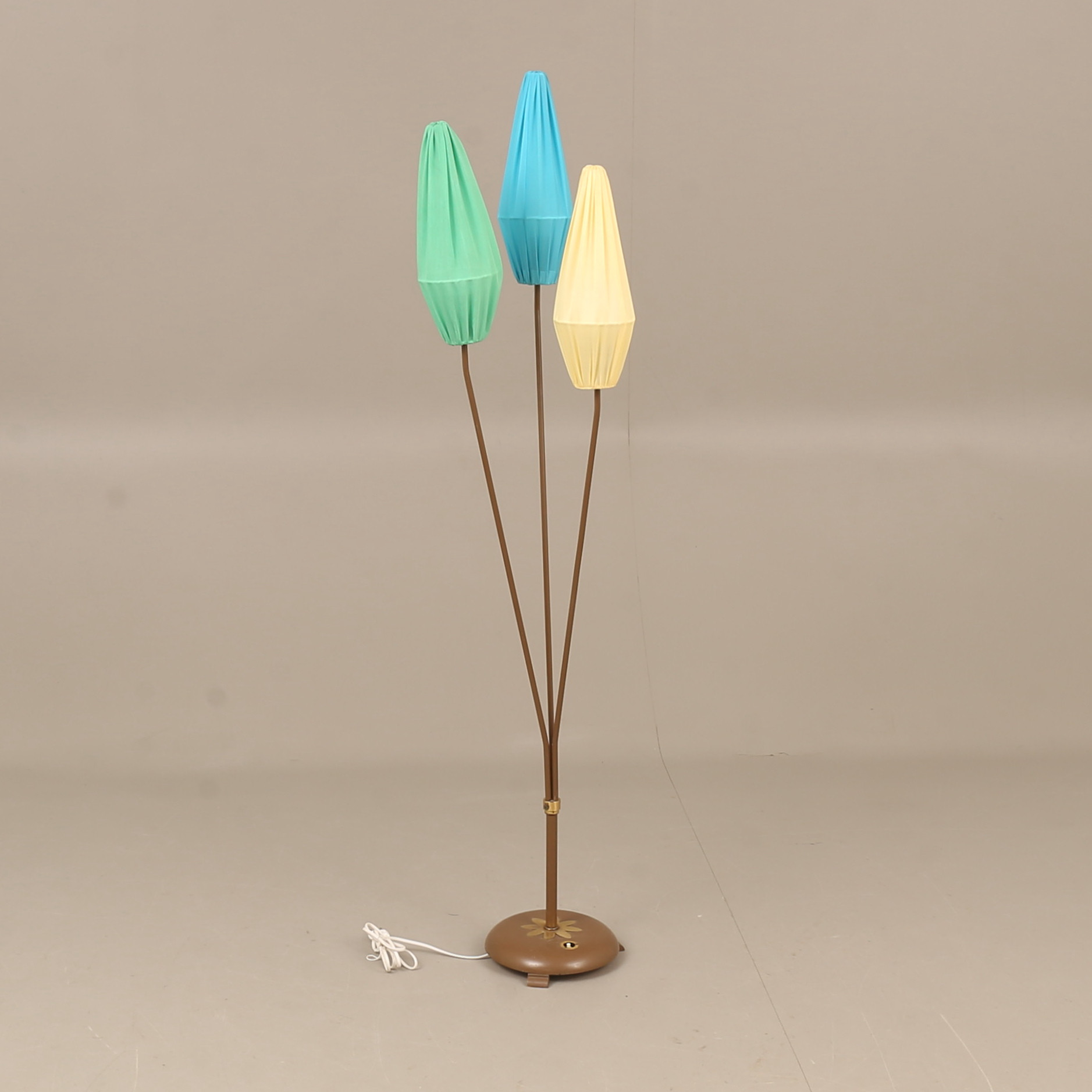 GOLVLAMPA, 3-armad, metall, 1950/60-tal.