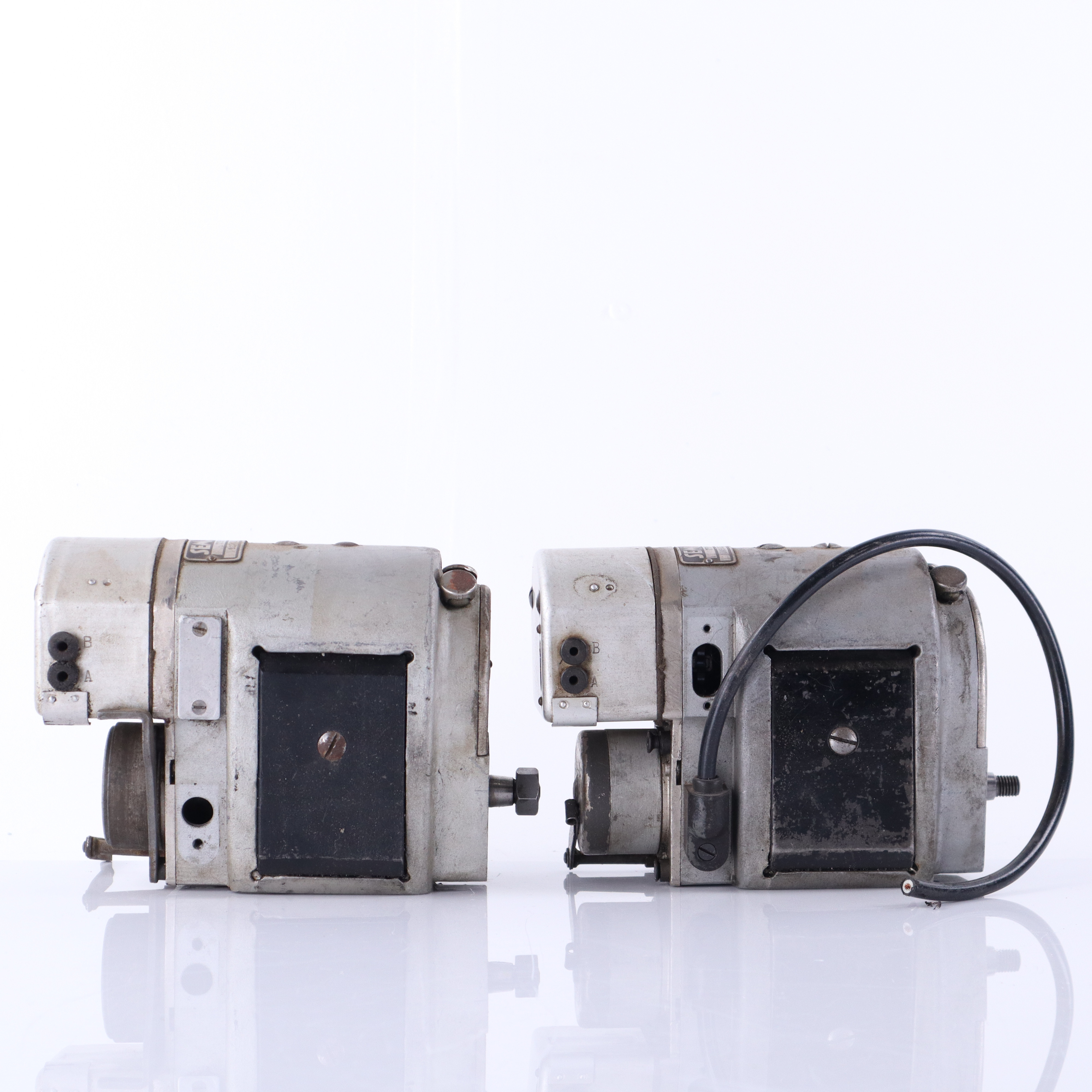 MONARK ALBIN / SEM, m/42, magneter, 2 st, 1940-tal, Sverige.