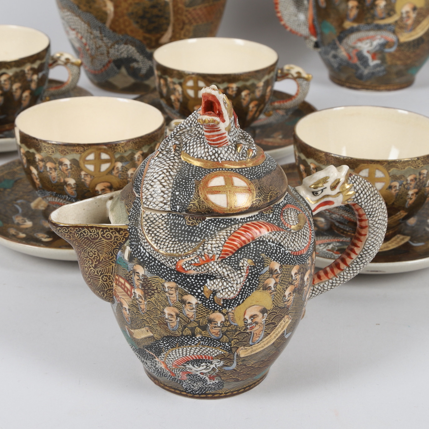 KAFFESERVIS, 17 delar, Satsuma, drakdekor, Japan, 1900-tal.