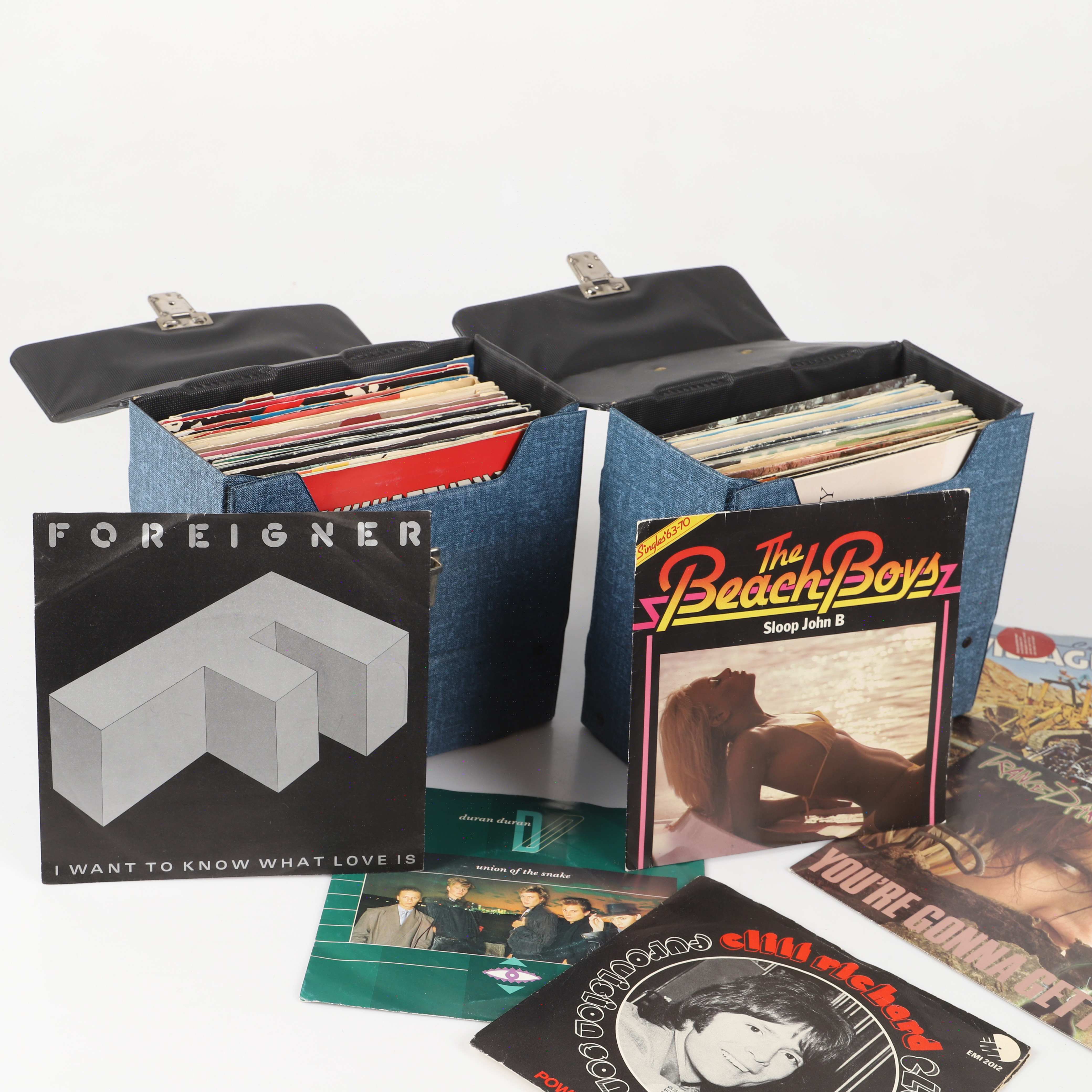 SINGLAR, ca 80 stycken, blandade artister och genrer.