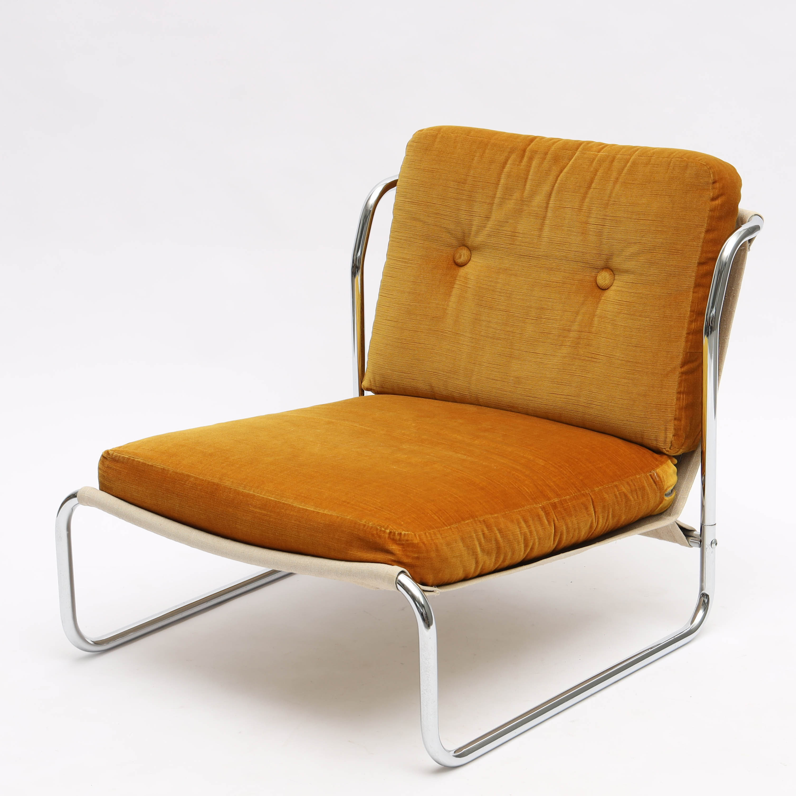 GILLIS LUNDGREN. Fåtölj, förkromad metall, lösa plymåer i velour, "Casino", Ikea, 1971.