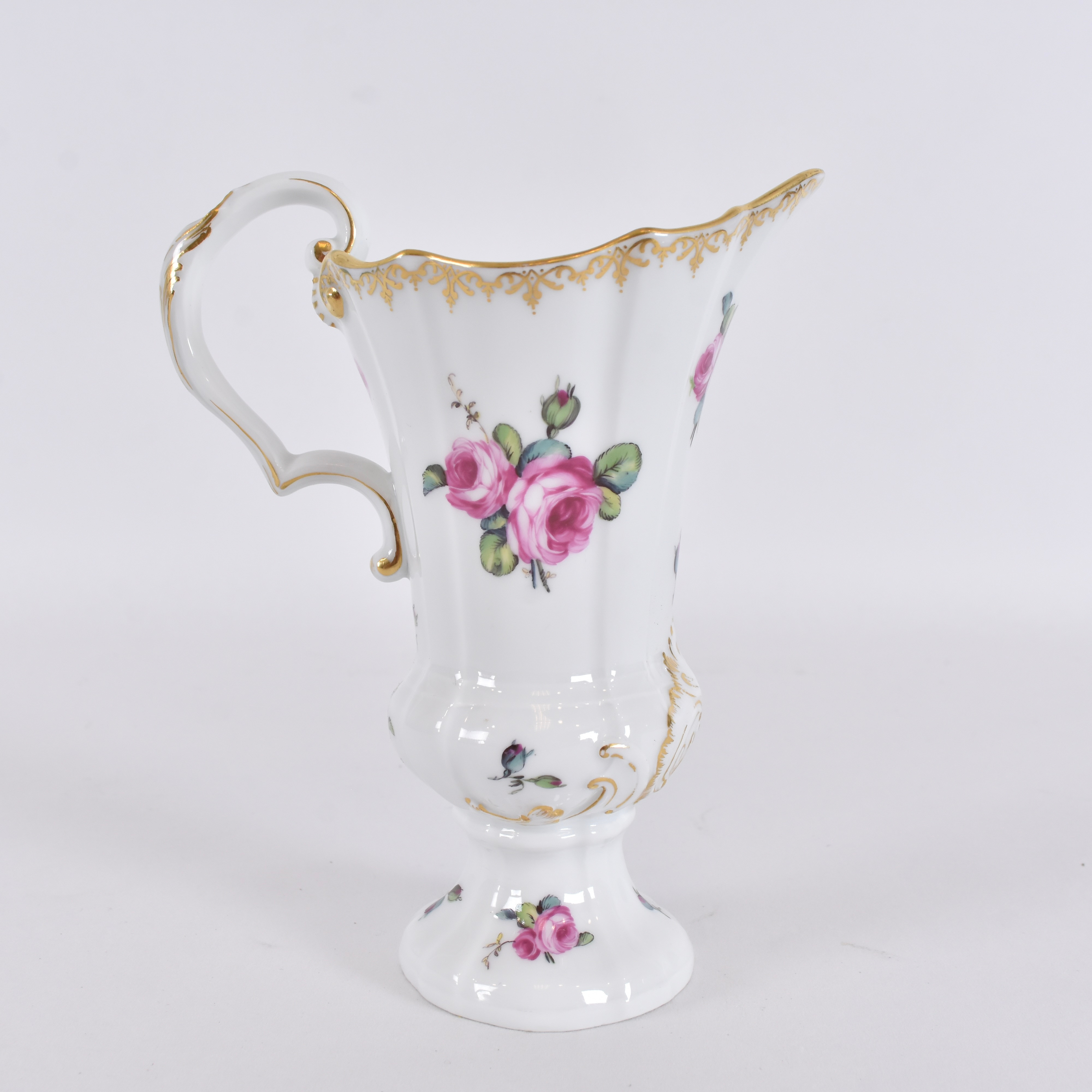 HJÄLMKANNA, porslin, KPM (Königliches und Kaiserliches Porzellanmanufaktur Berlin) 18-1900-tal.